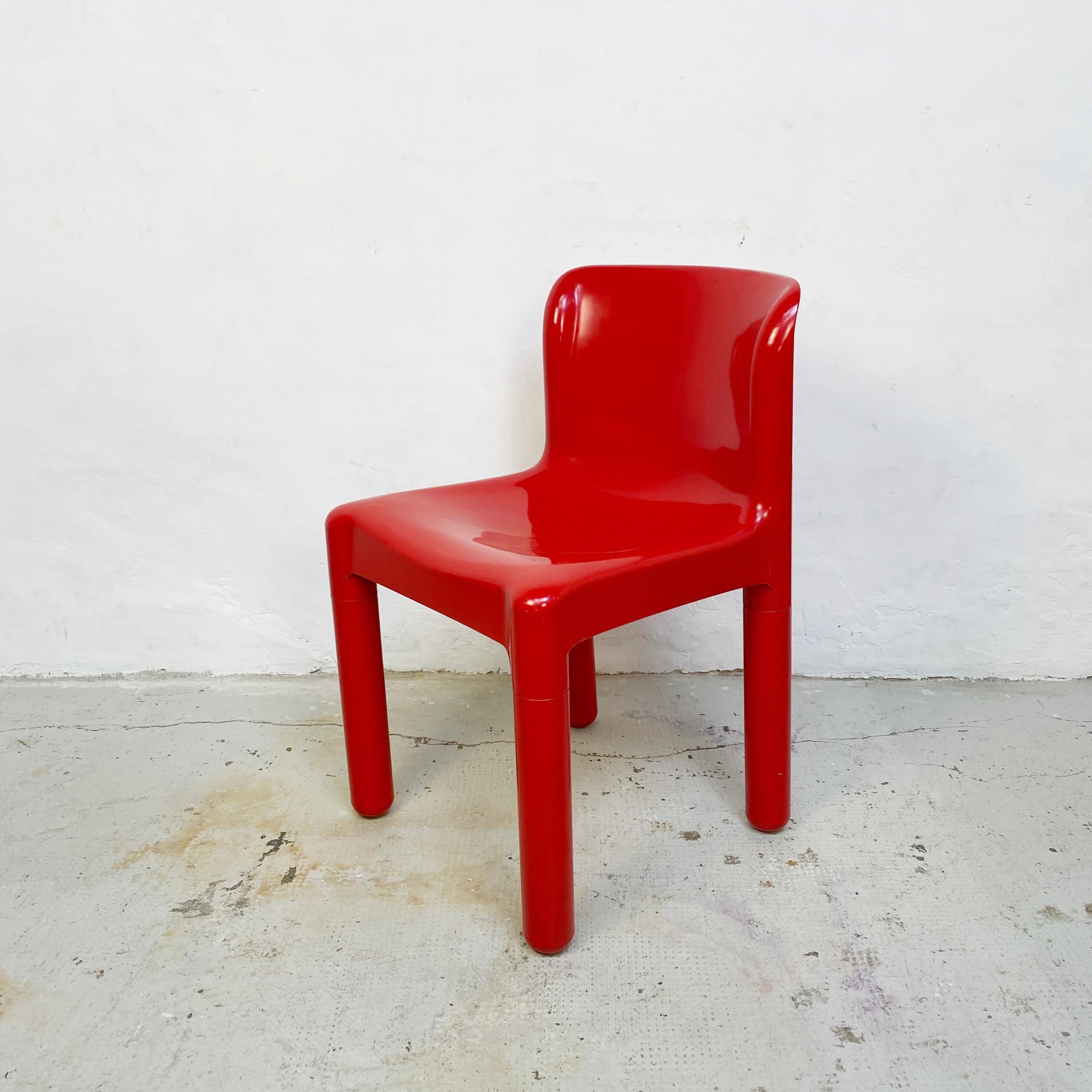 i have some red chairs in italian