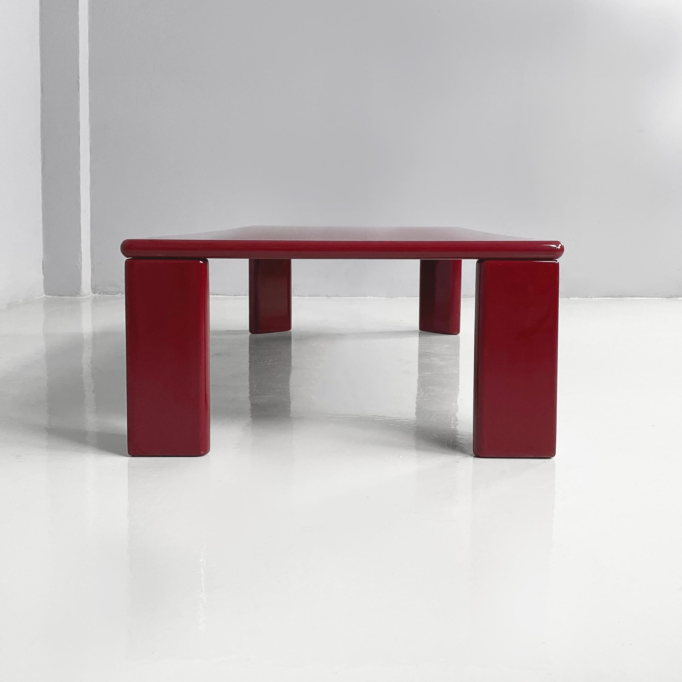 Moderne Table basse moderne italienne rouge Ming par Kazuhide Takahama pour Gavina, années 1980 en vente