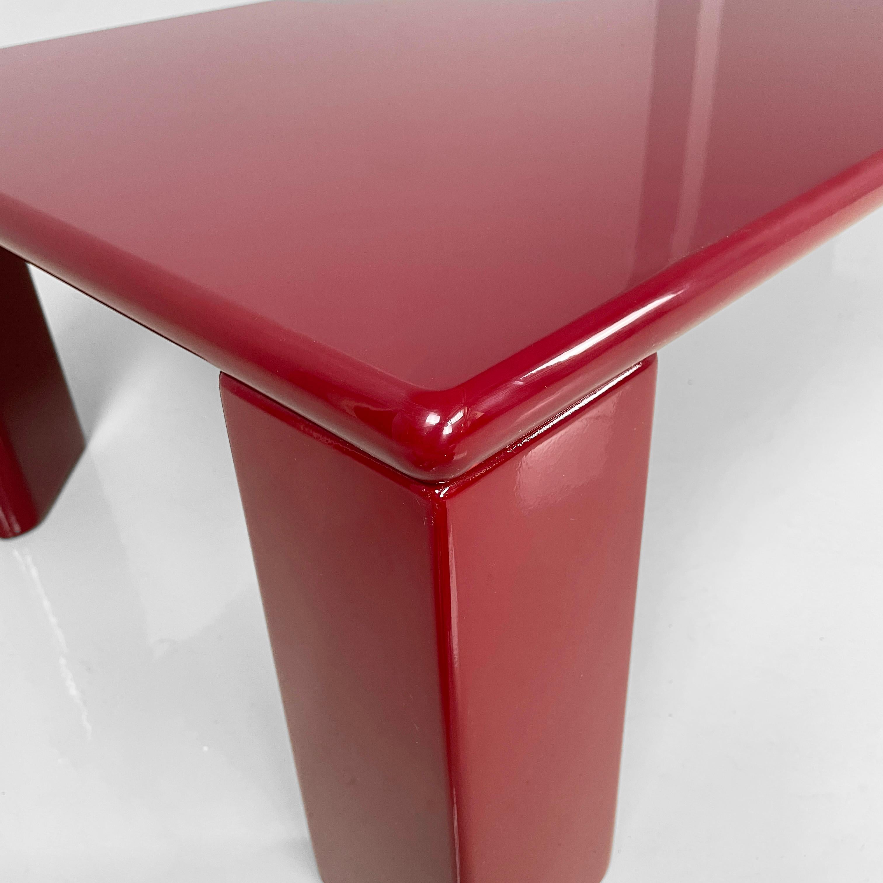 Table basse moderne italienne rouge Ming par Kazuhide Takahama pour Gavina, années 1980 Bon état - En vente à MIlano, IT