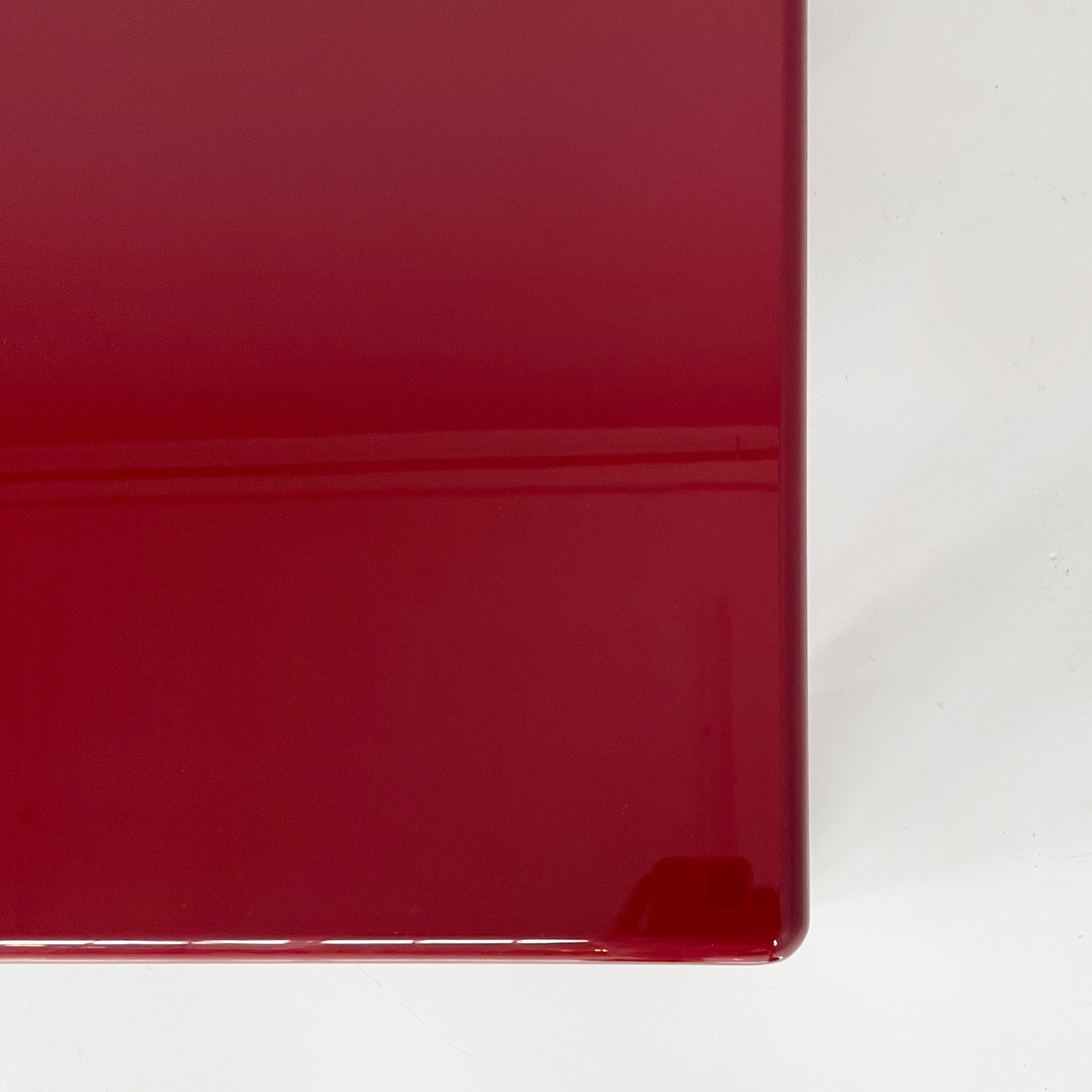 Bois Table basse moderne italienne rouge Ming par Kazuhide Takahama pour Gavina, années 1980 en vente