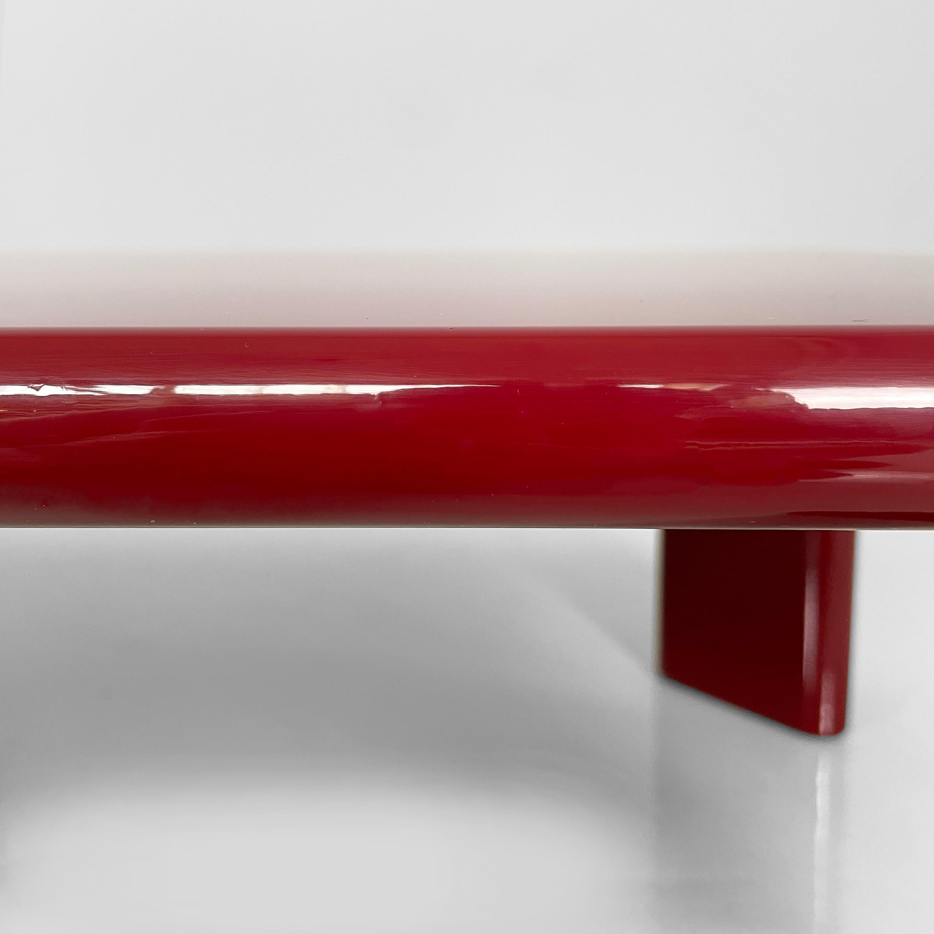 Table basse moderne italienne rouge Ming par Kazuhide Takahama pour Gavina, années 1980 en vente 1