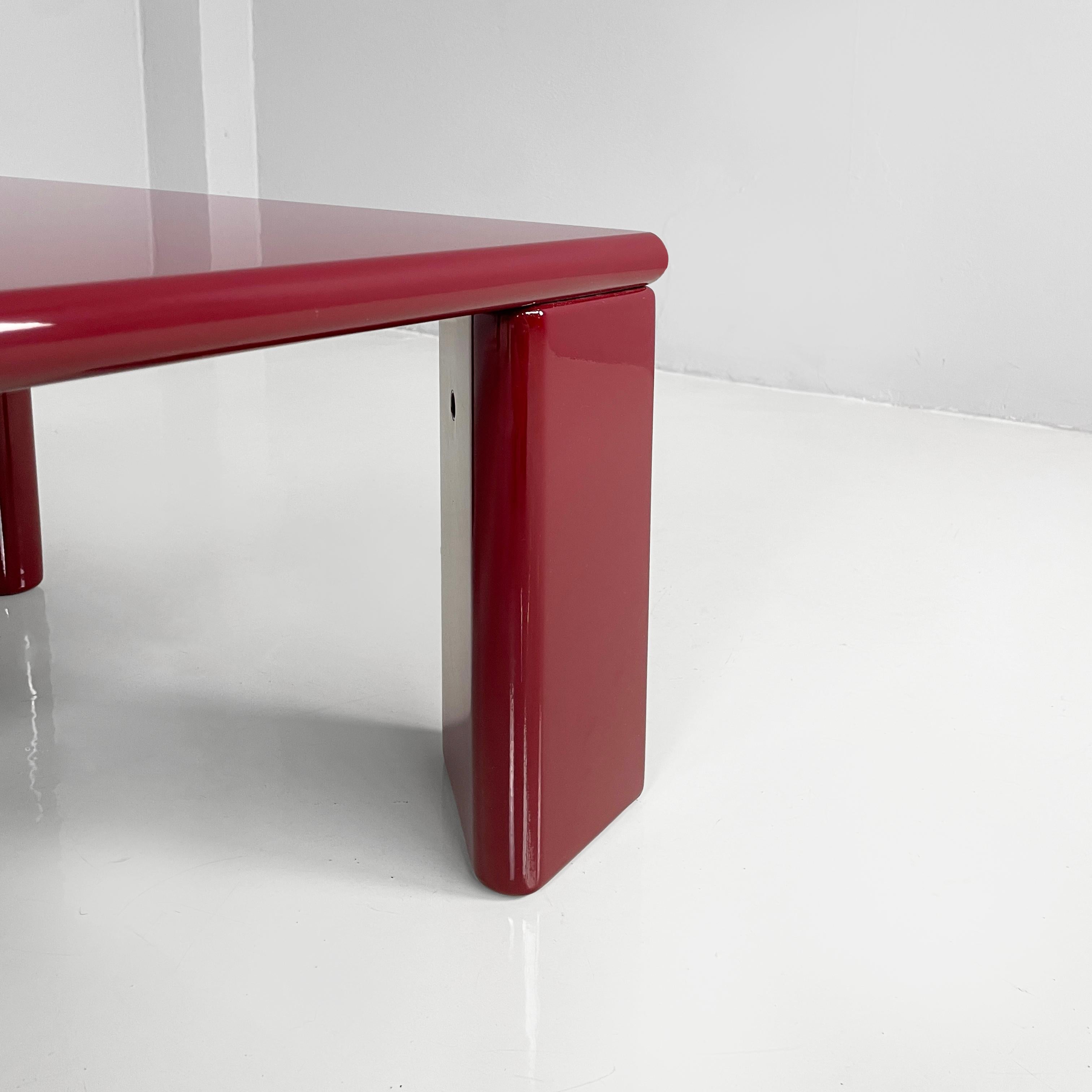 Table basse moderne italienne rouge Ming par Kazuhide Takahama pour Gavina, années 1980 en vente 2
