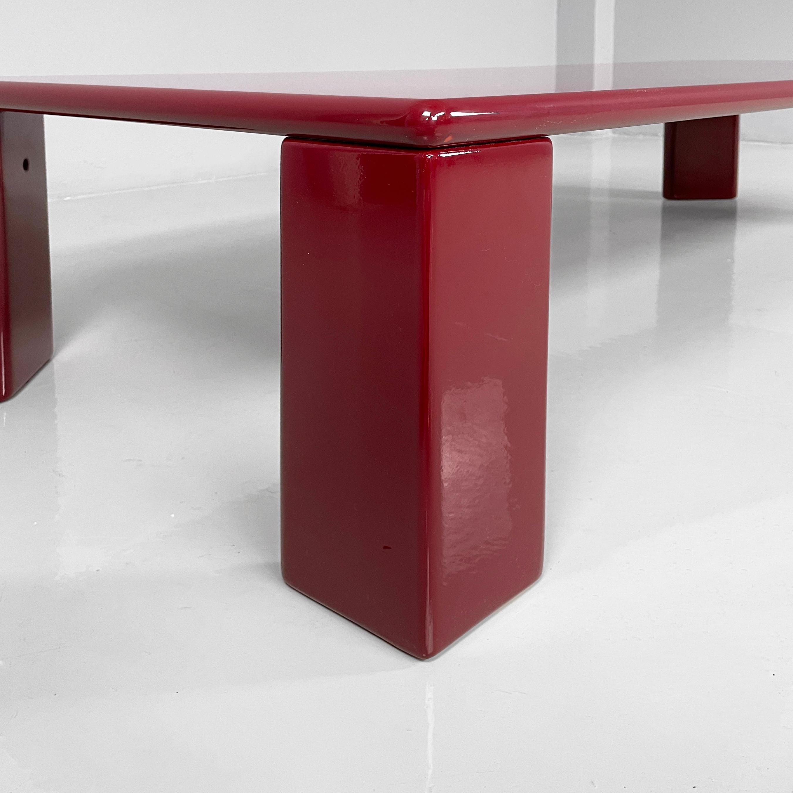 Table basse moderne italienne rouge Ming par Kazuhide Takahama pour Gavina, années 1980 en vente 3