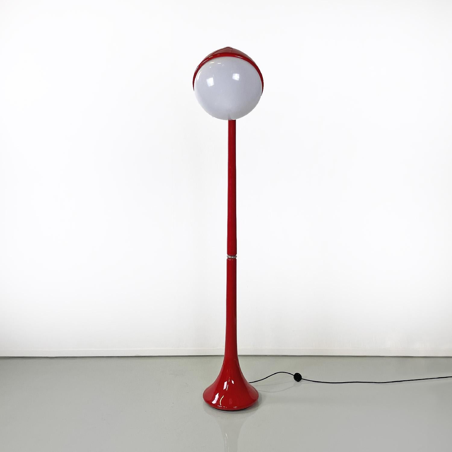 Italian modern red floor lamp Lampione by Fabio Lenci for Guzzini, 1970s In Good Condition In MIlano, IT
