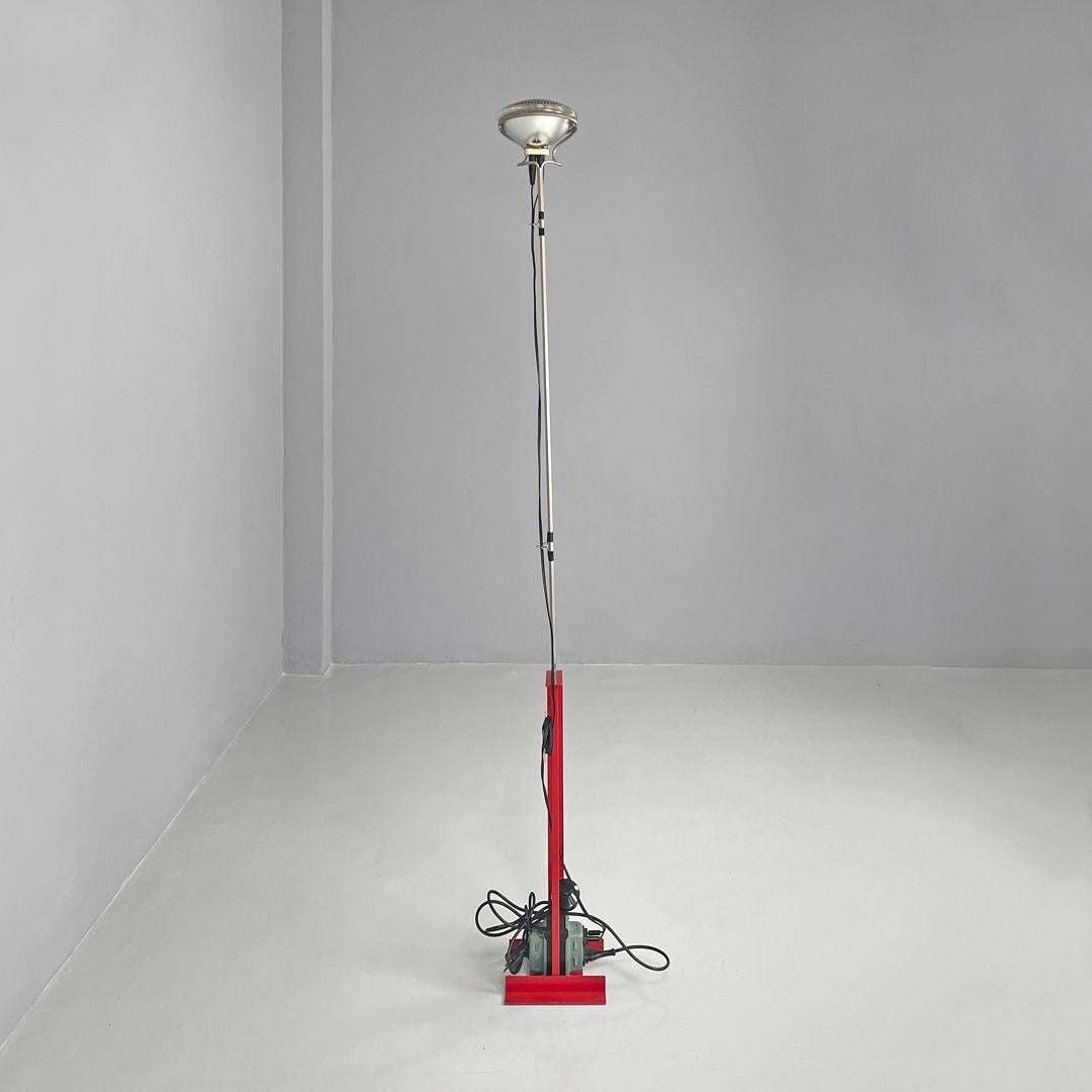 Italian modern red floor lamp Toio by Castiglioni for Flos, 1970s In Good Condition For Sale In MIlano, IT