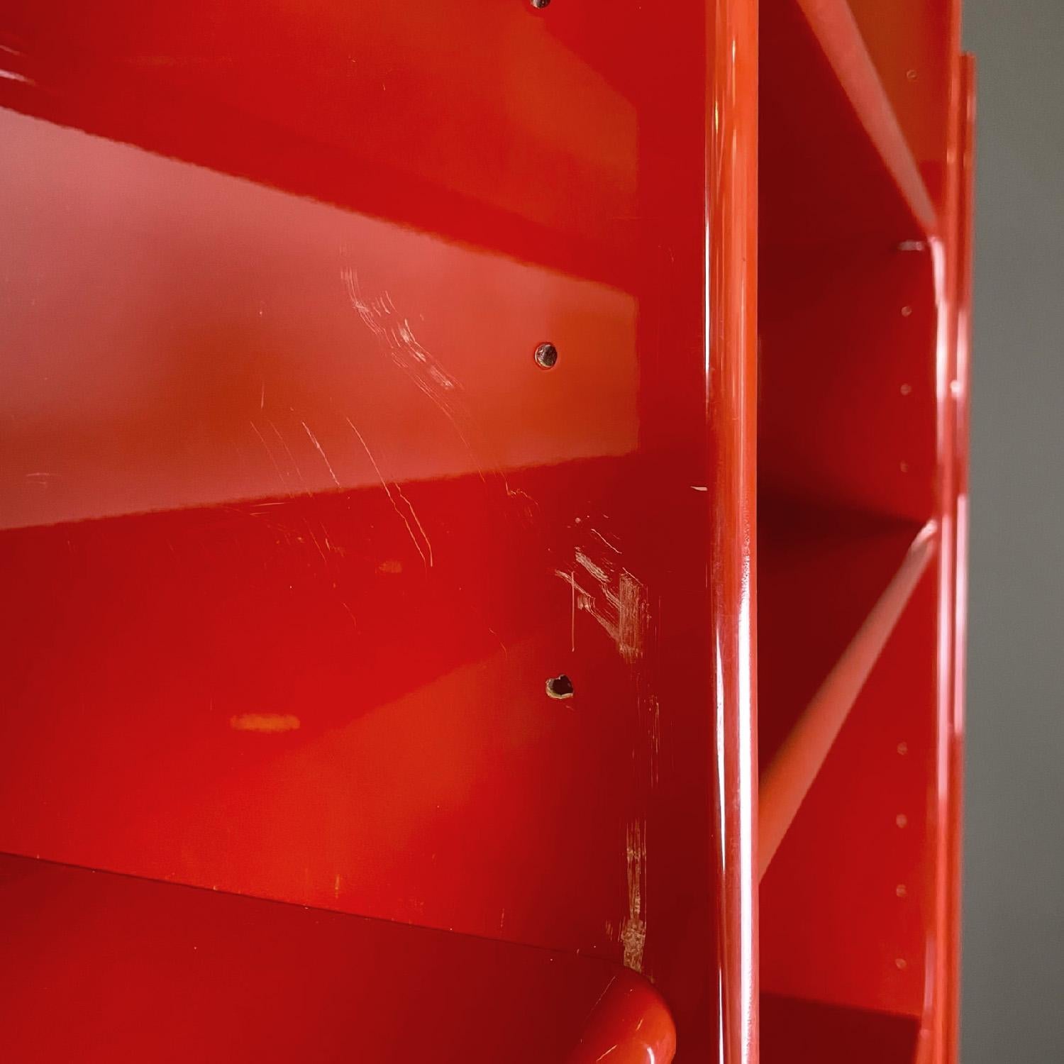 Italian modern red lacquered plywood bookcase, 1970s For Sale 3