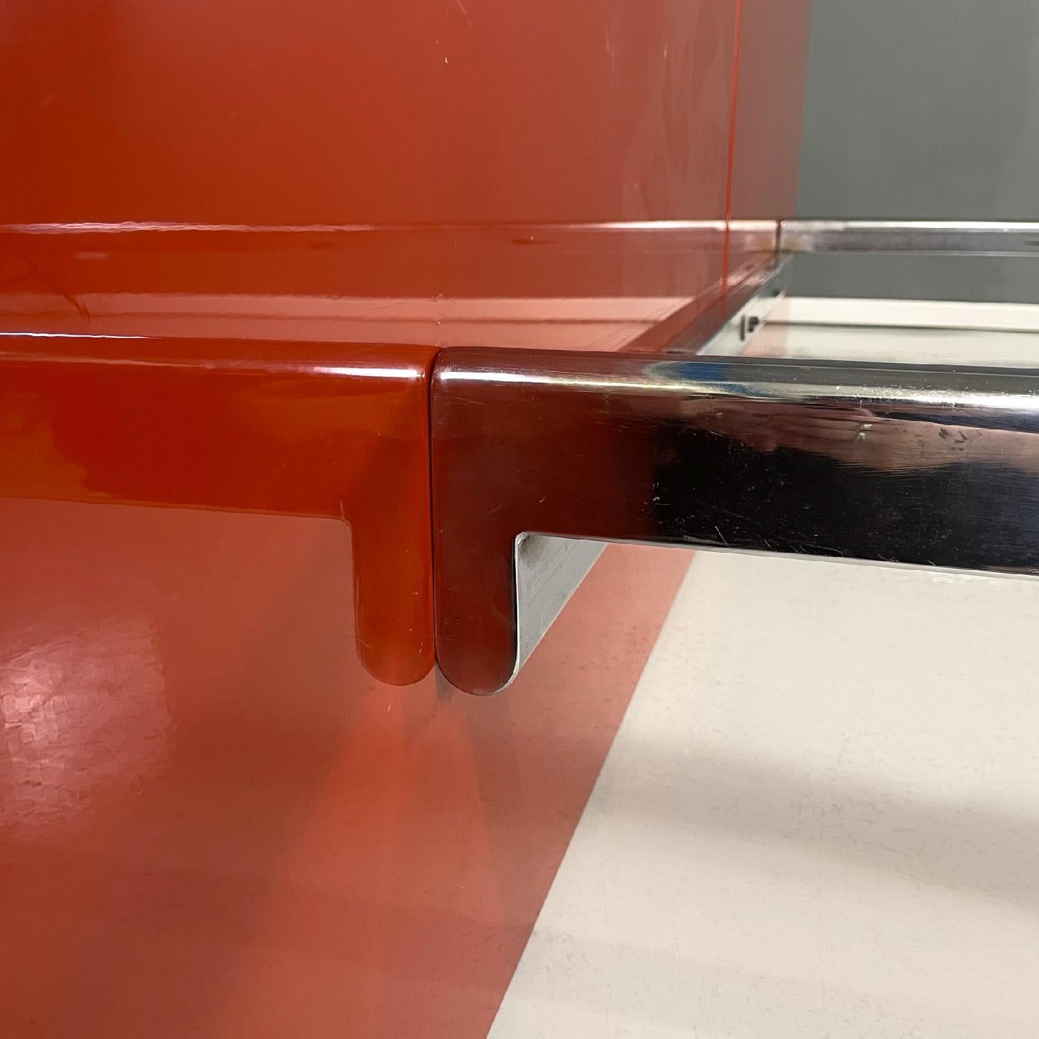 Italian modern red lacquered wood metal bed by Takahama for Simon Gavina, 1970s For Sale 4