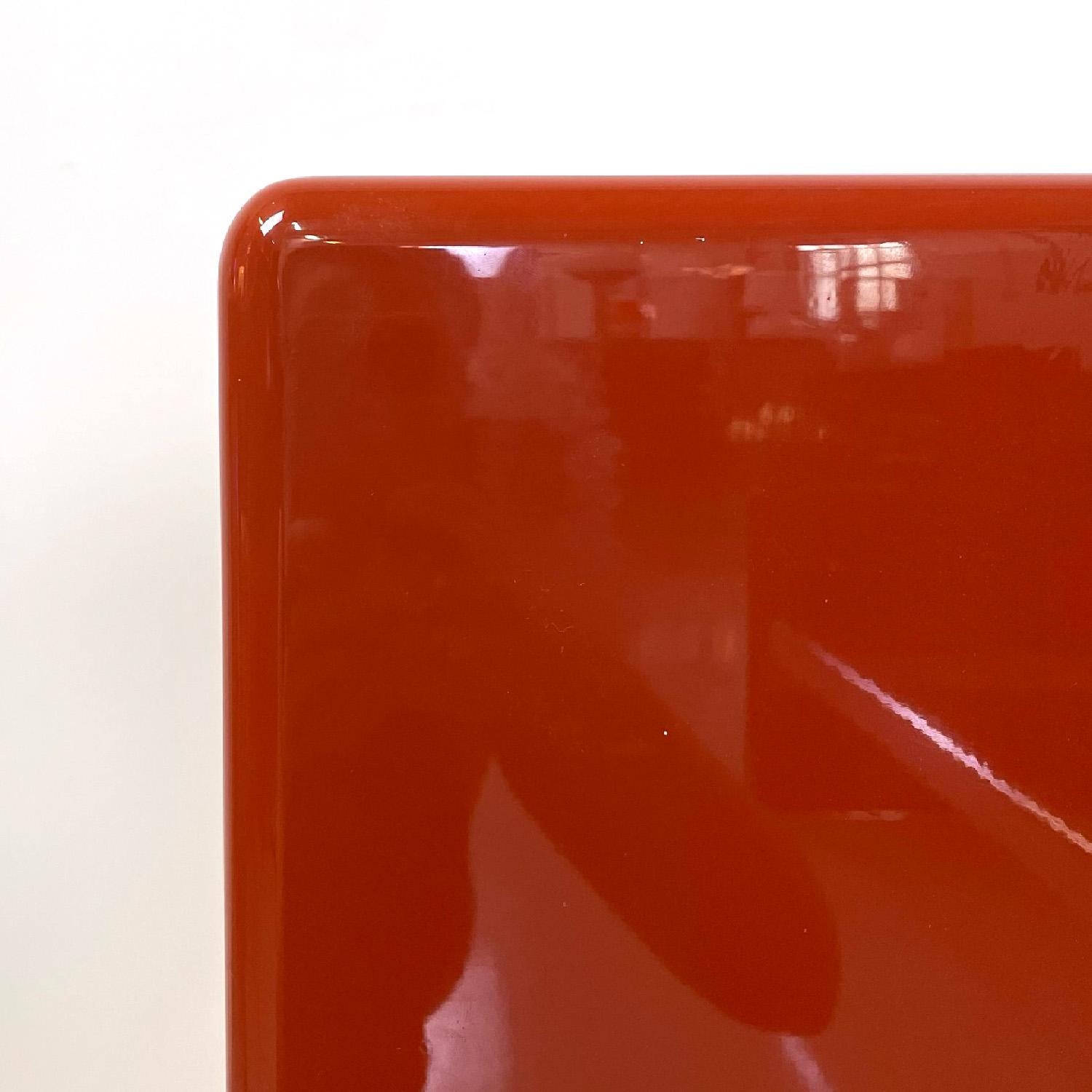 Modernes italienisches modernes rot lackiertes Metallbett aus Holz von Takahama für Simon Gavina, 1970er Jahre im Angebot 2
