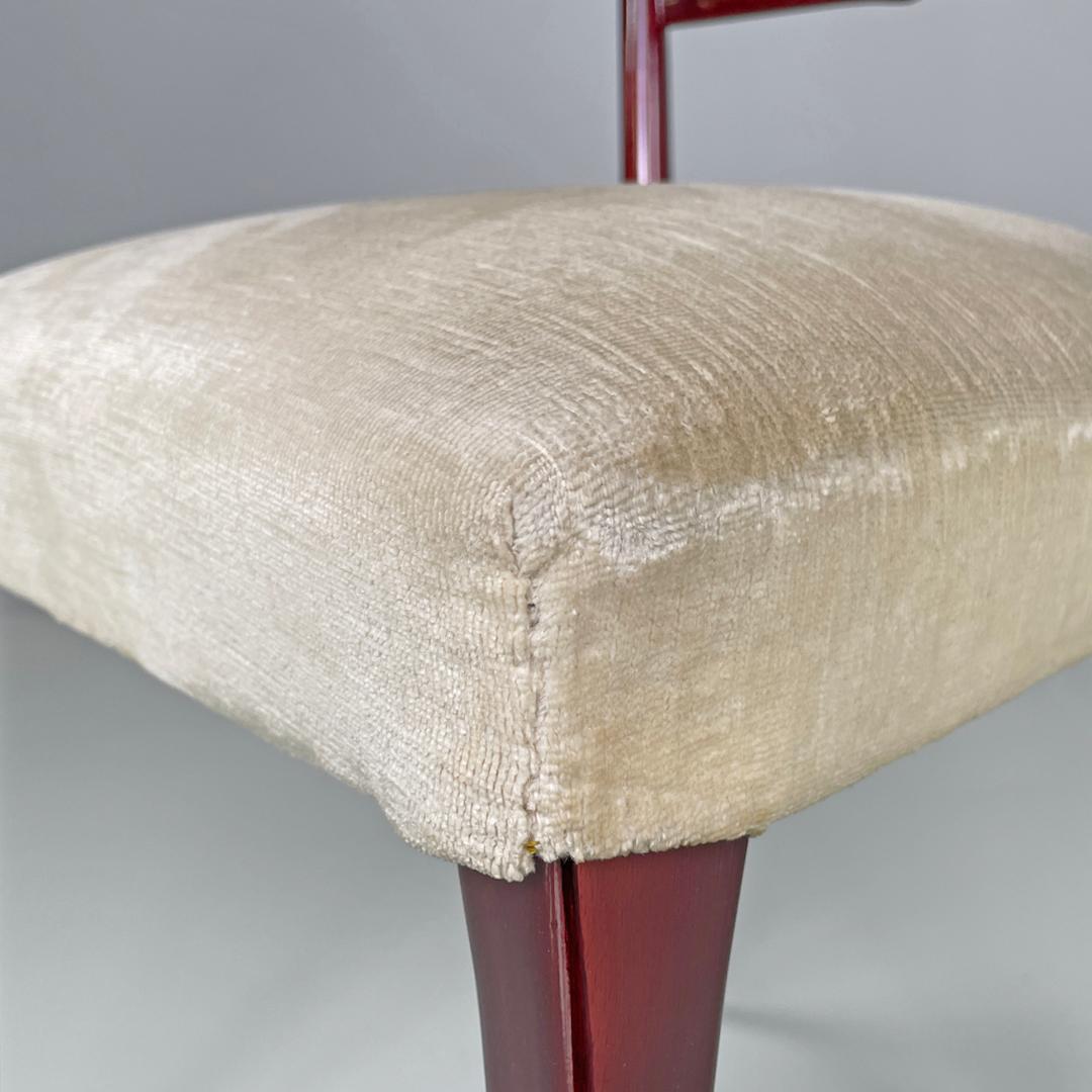 Italienische moderne rot lackierte Holzstühle mit elfenbeinweißem Stoff, 1970er Jahre im Angebot 9