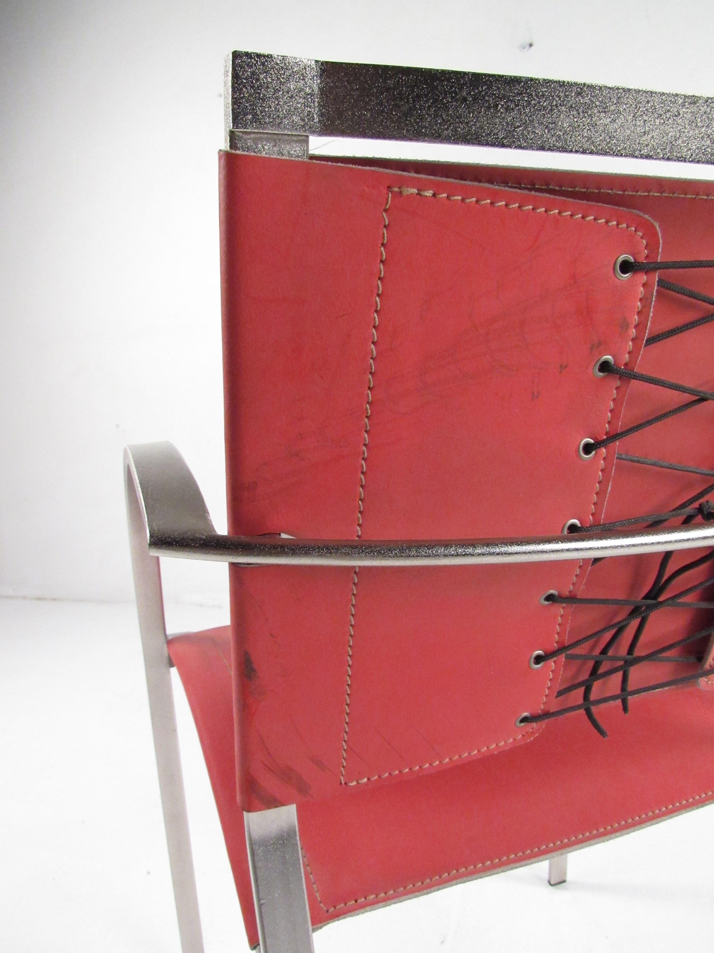 20ième siècle Chaises de salle à manger italiennes modernes en cuir rouge en vente
