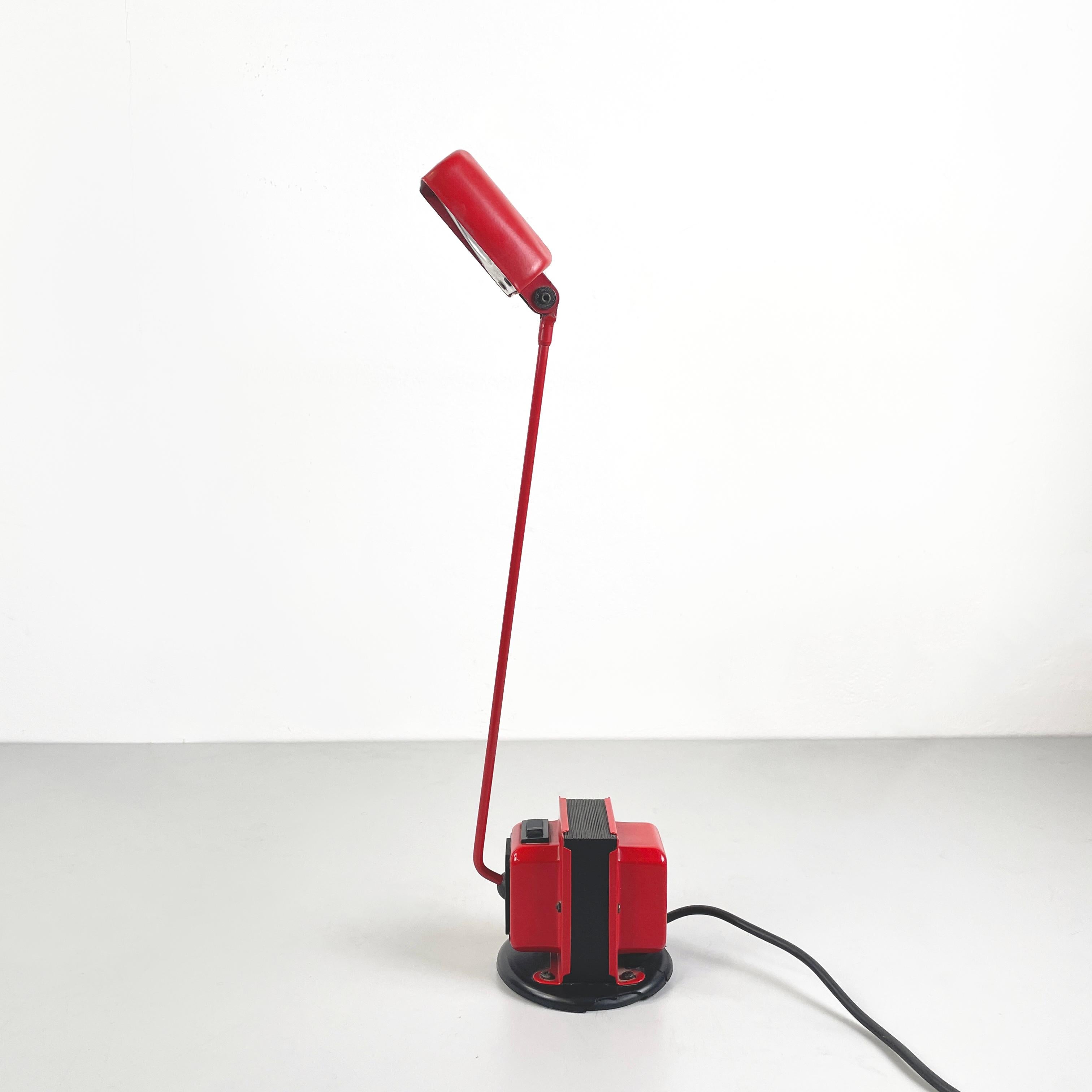 Italian modern red metal Adjustable table lamp Daphine by Cimini Lumina 1980s In Good Condition For Sale In MIlano, IT