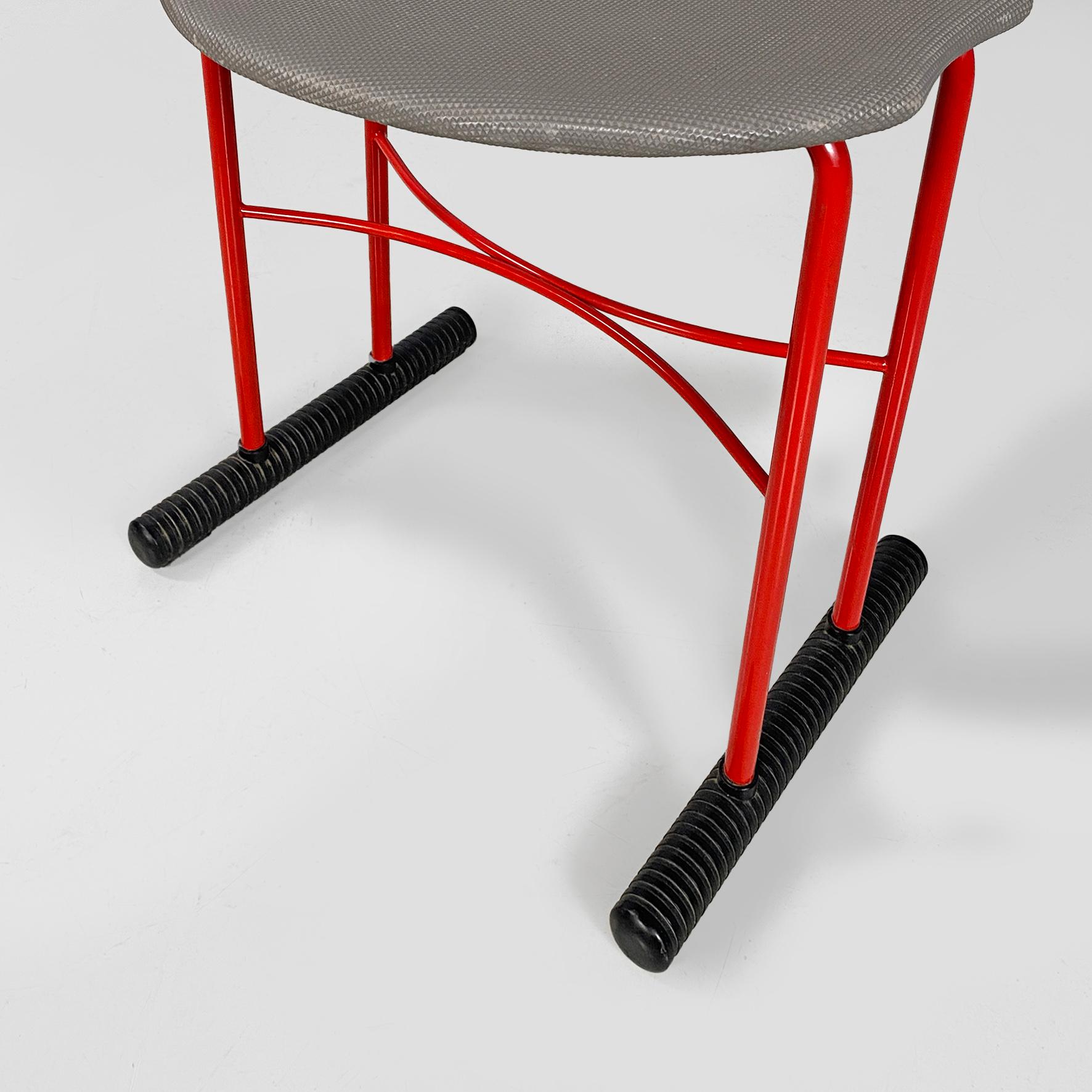 Sedia moderna italiana Aloha in metallo rosso e tessuto grigio di Molteni e Consonni, anni '80 2