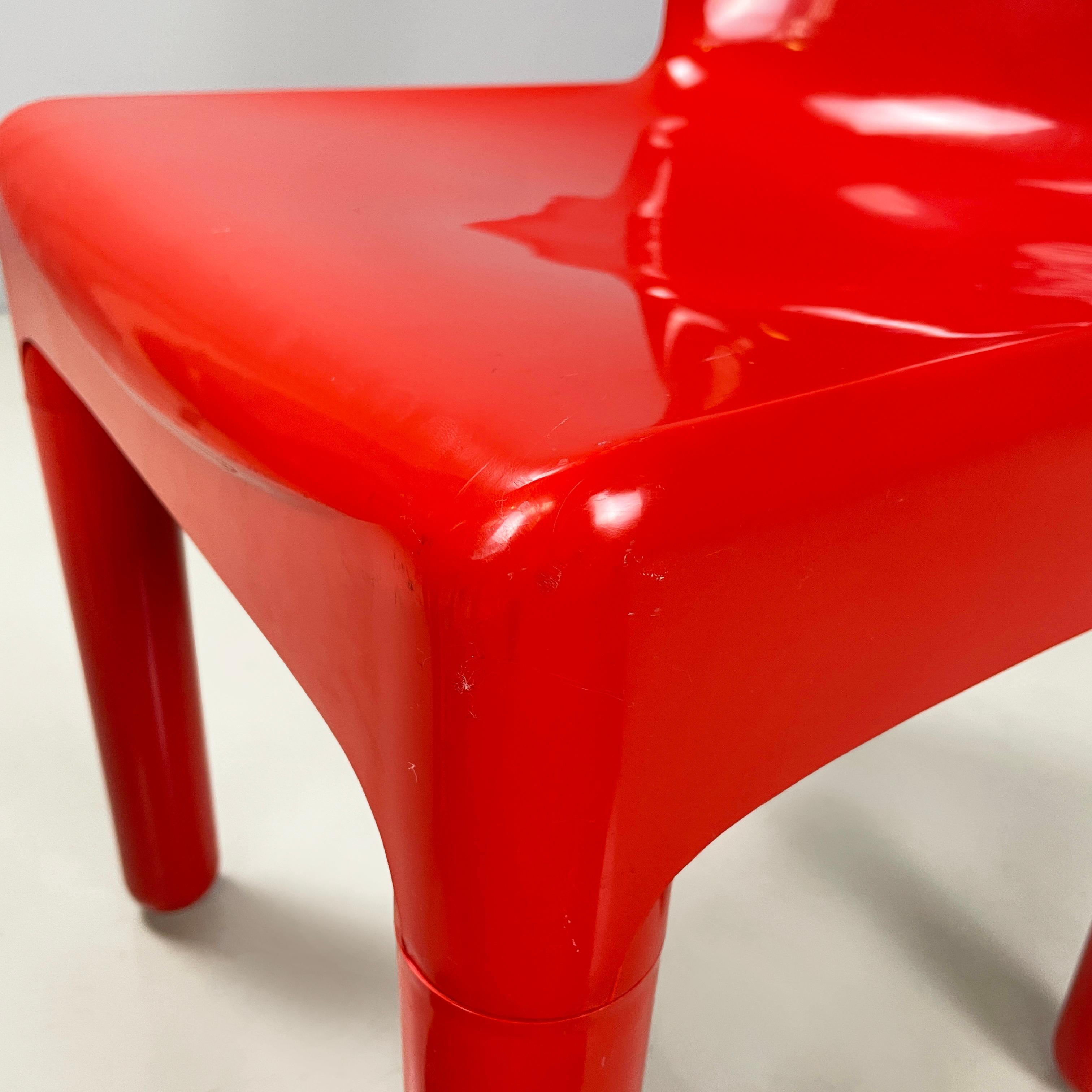 Italian modern red plastic chairs 1050 by Marcello Siard for Longato, 1970s For Sale 4