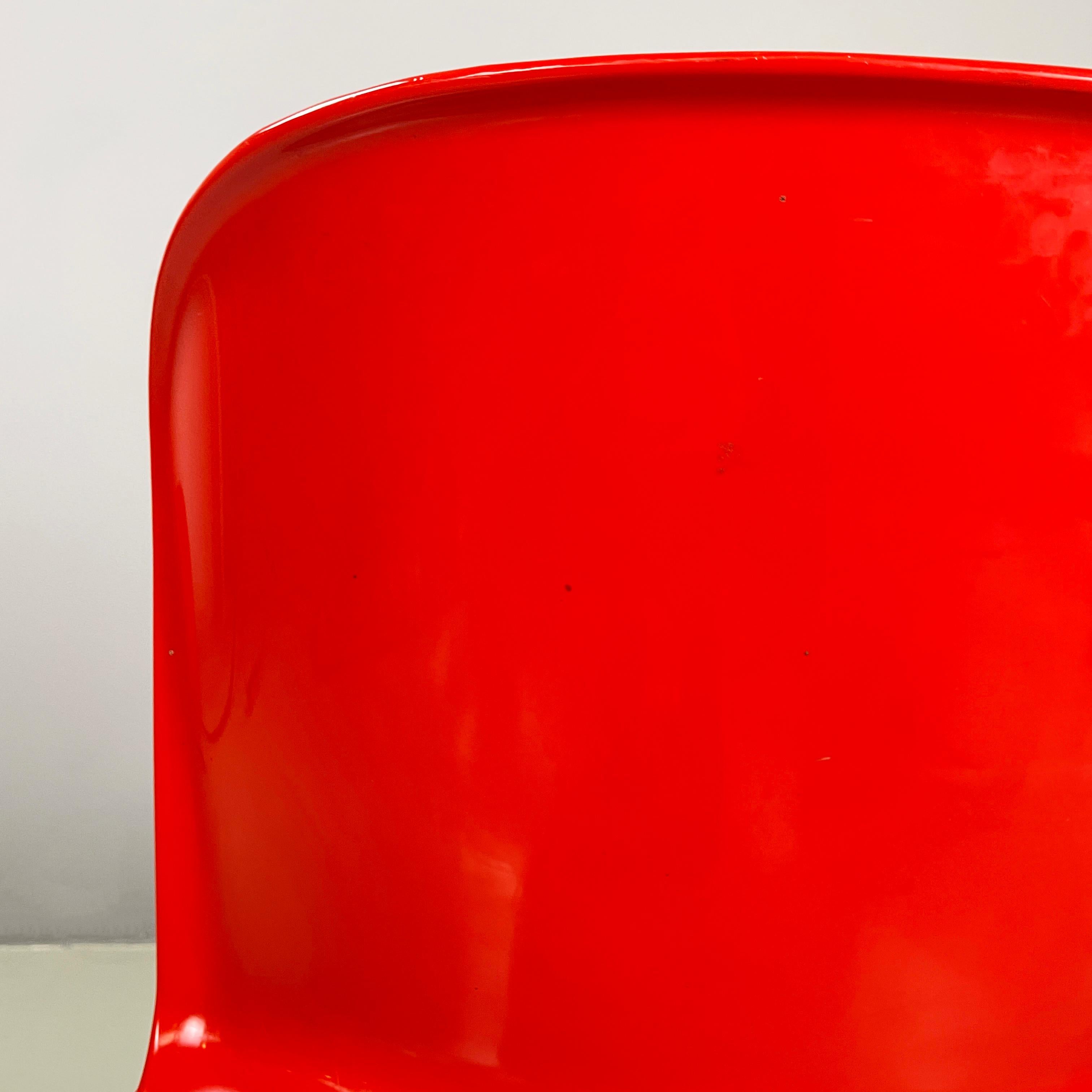 Italian modern red plastic chairs 1050 by Marcello Siard for Longato, 1970s For Sale 8