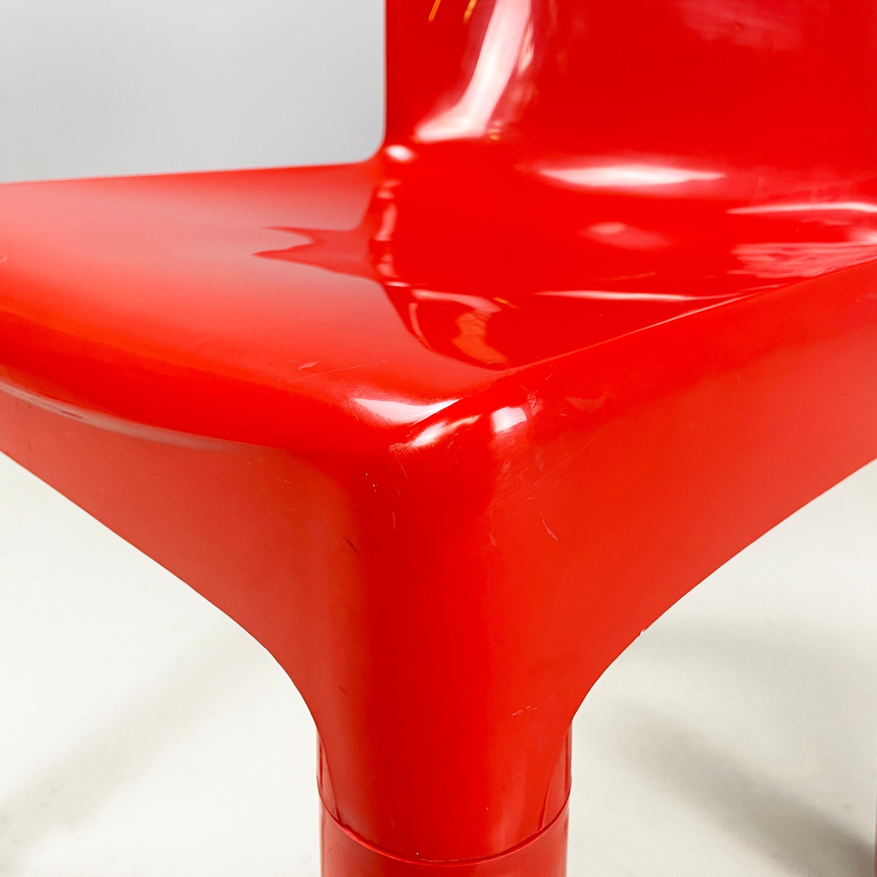 Italian modern red plastic chairs 1050 by Marcello Siard for Longato, 1970s For Sale 2