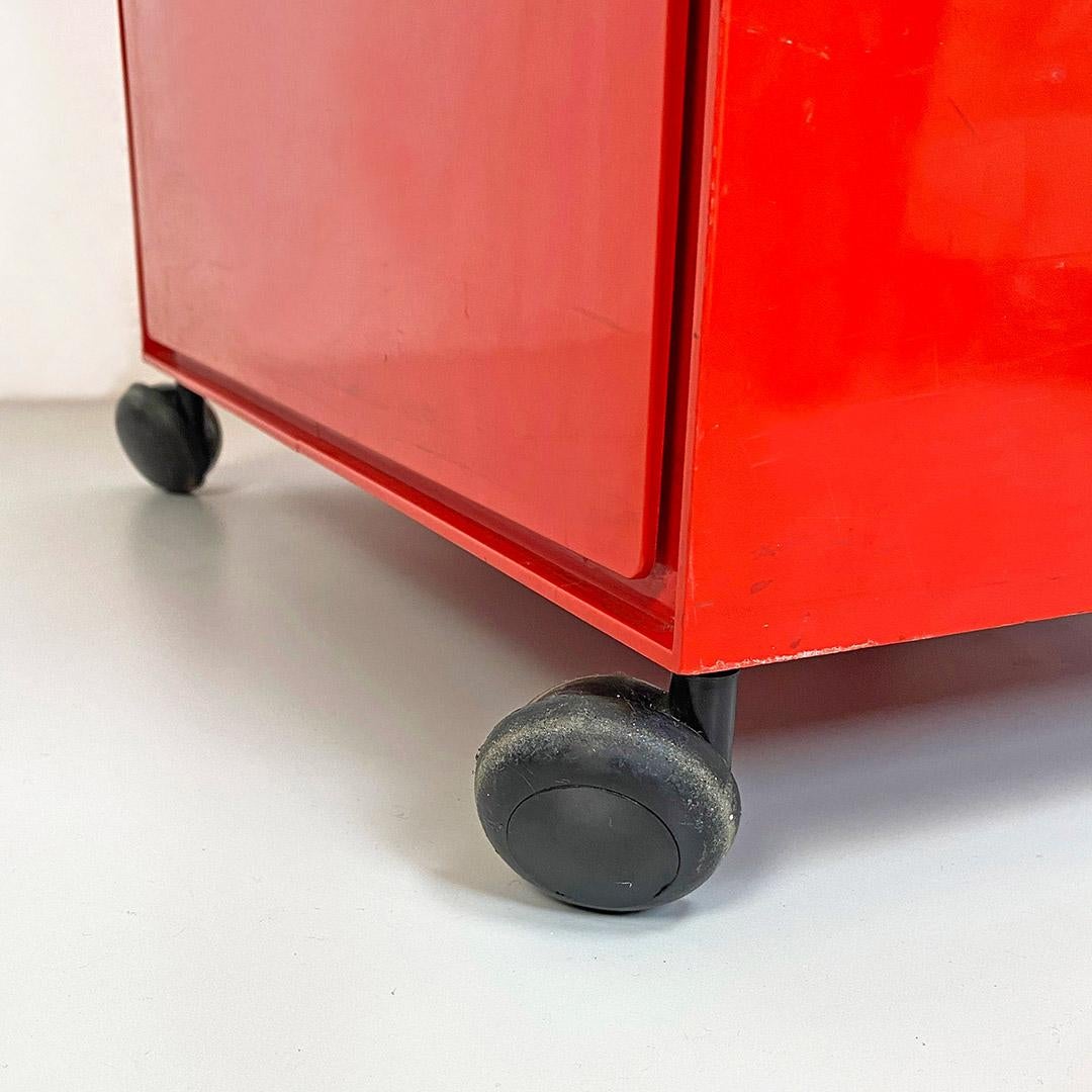 Italian Modern Red Plastic Modular 4602 Chest of Drawers by Fussel Kartell 1970 For Sale 10