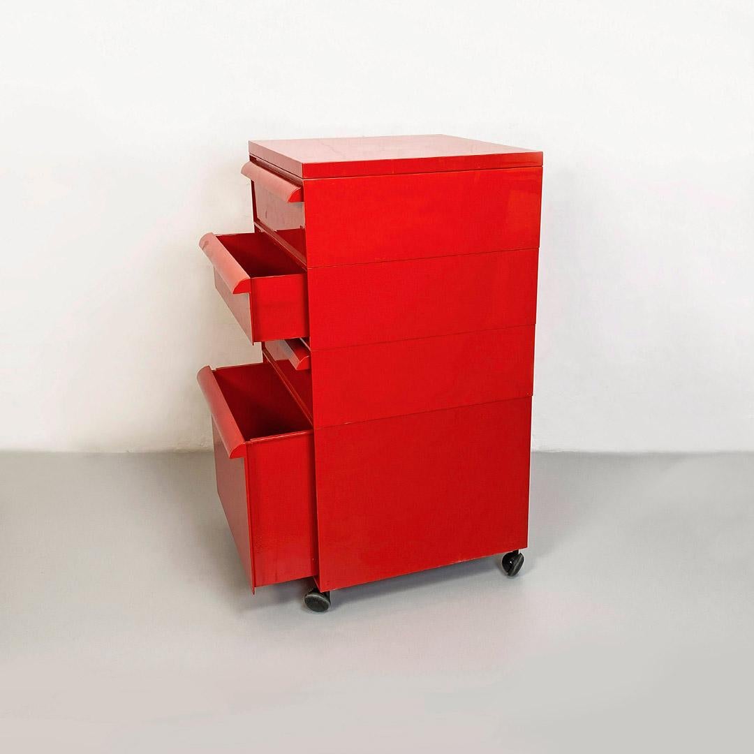 Commode modulaire moderne italienne en plastique rouge 4602 de Fussel Kartell, 1970 Bon état - En vente à MIlano, IT