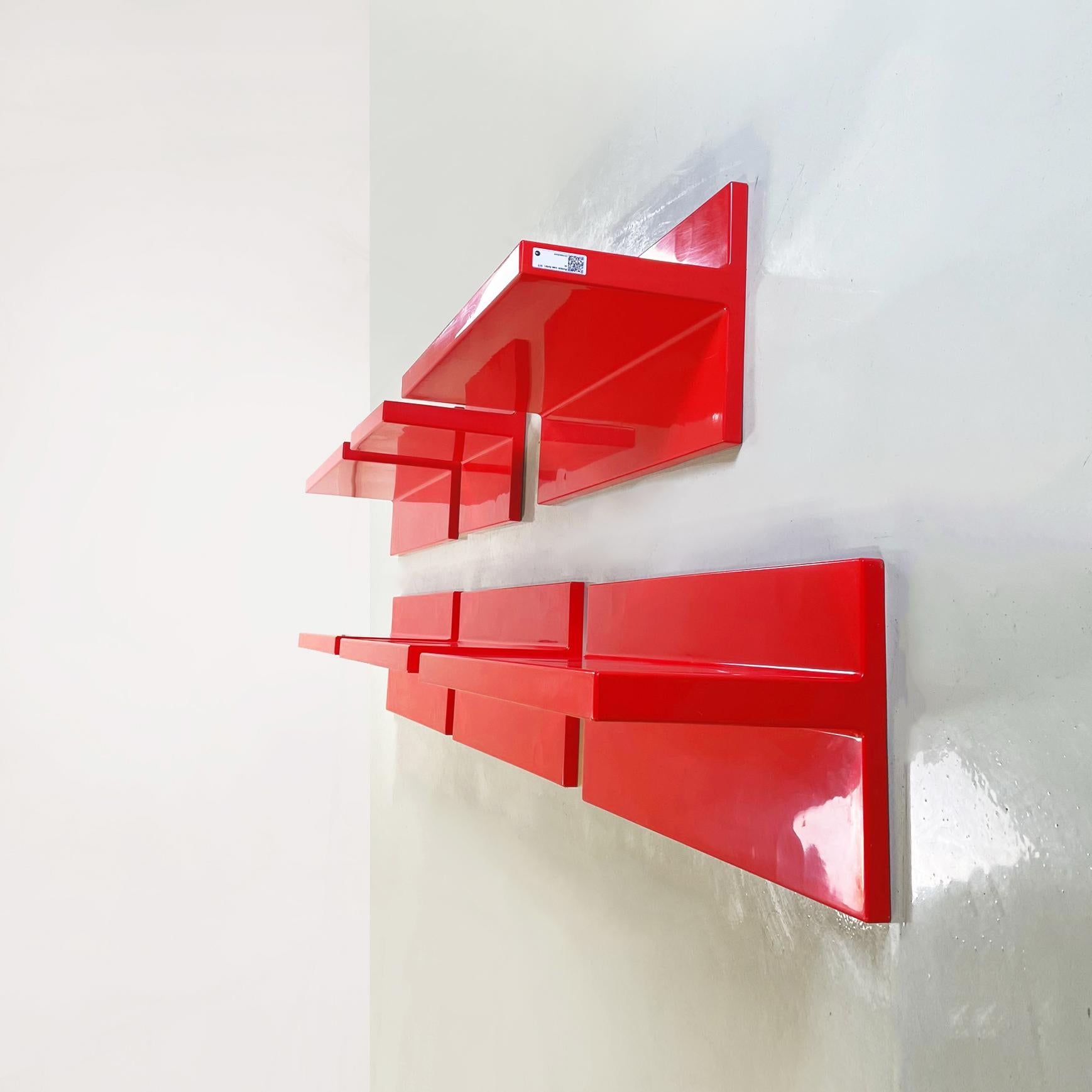 Modern Italian modern Red plastic shelves by Marcello Siard for Kartell, 1970s For Sale