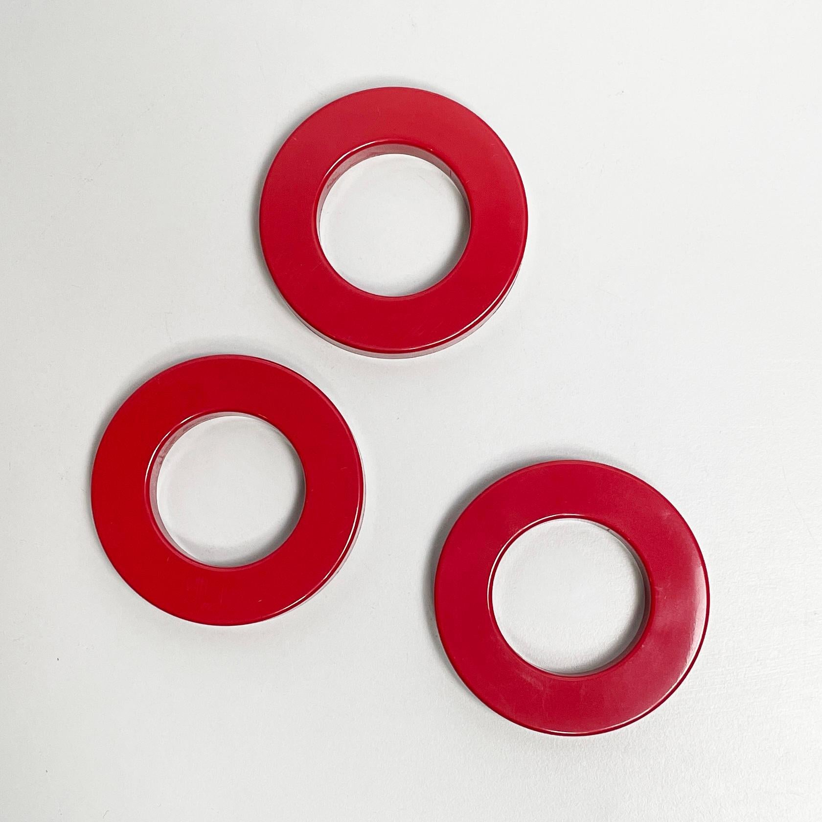 Italienische moderne rote Ringe für den ewigen Wandkalender von Ring A Date, 2020s (Kunststoff) im Angebot