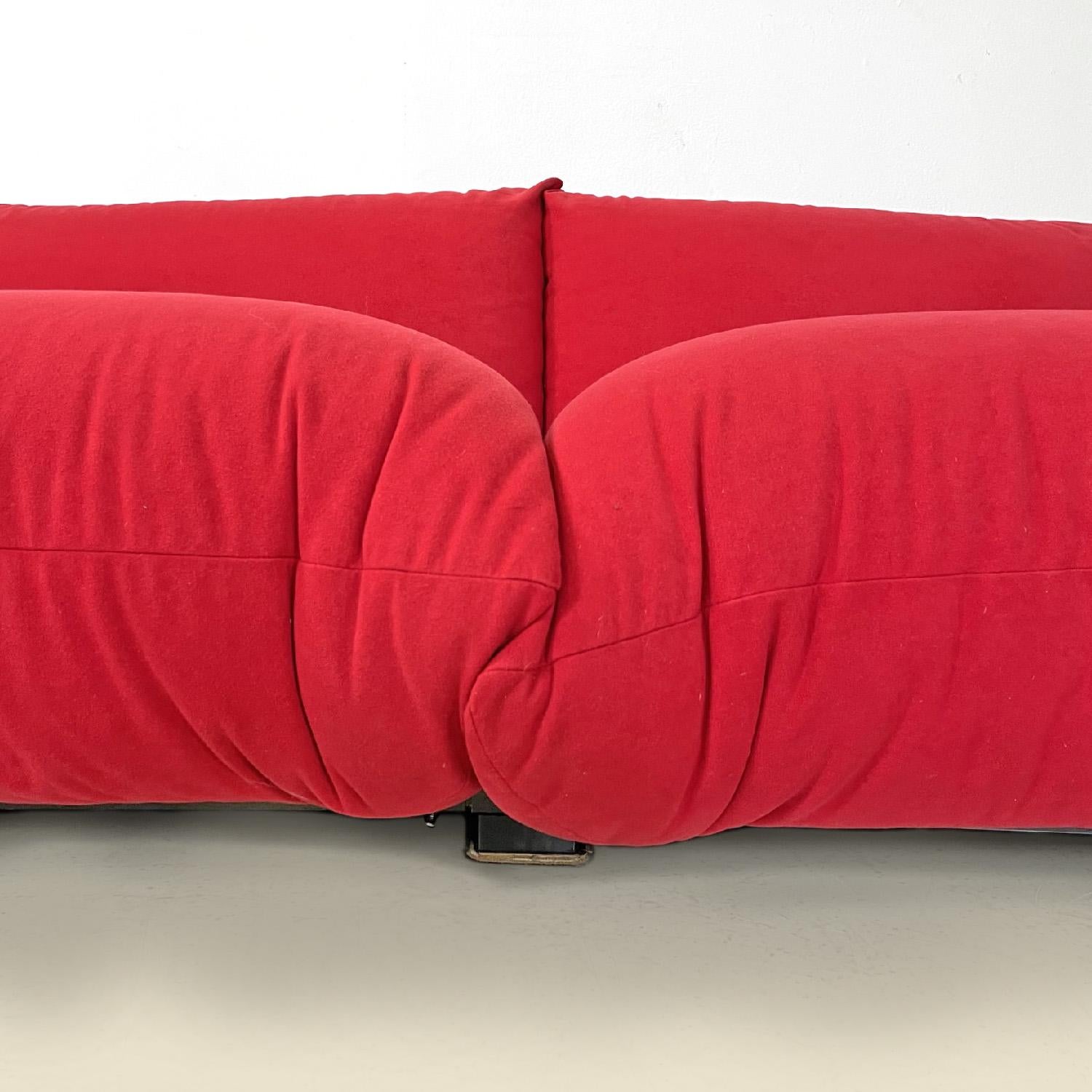 Late 20th Century Italian modern red sofas Marenco by Mario Marenco for Arflex, 1970s For Sale