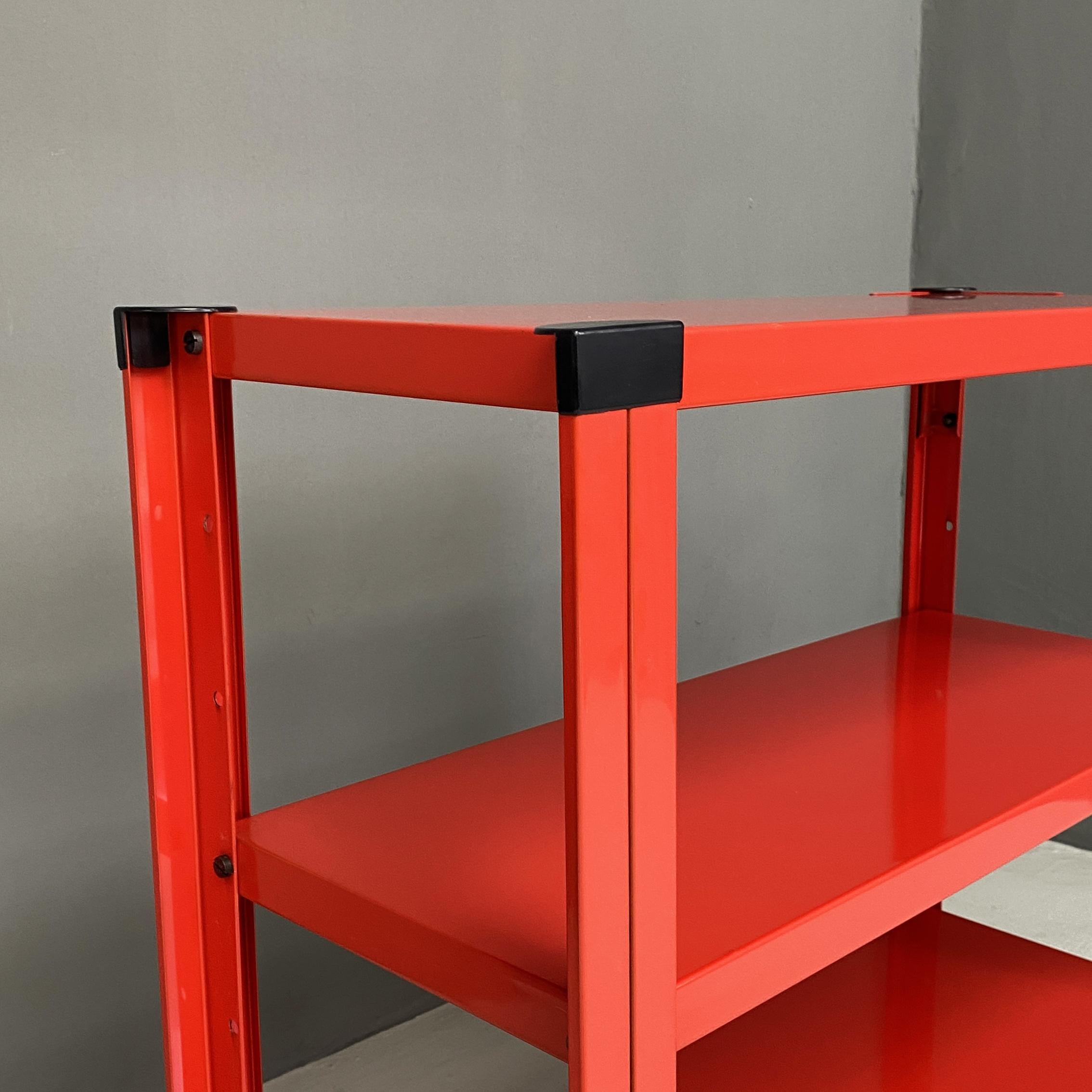 Italian Modern Red Three-Shelf Metal Bookcase, 1980s For Sale 3