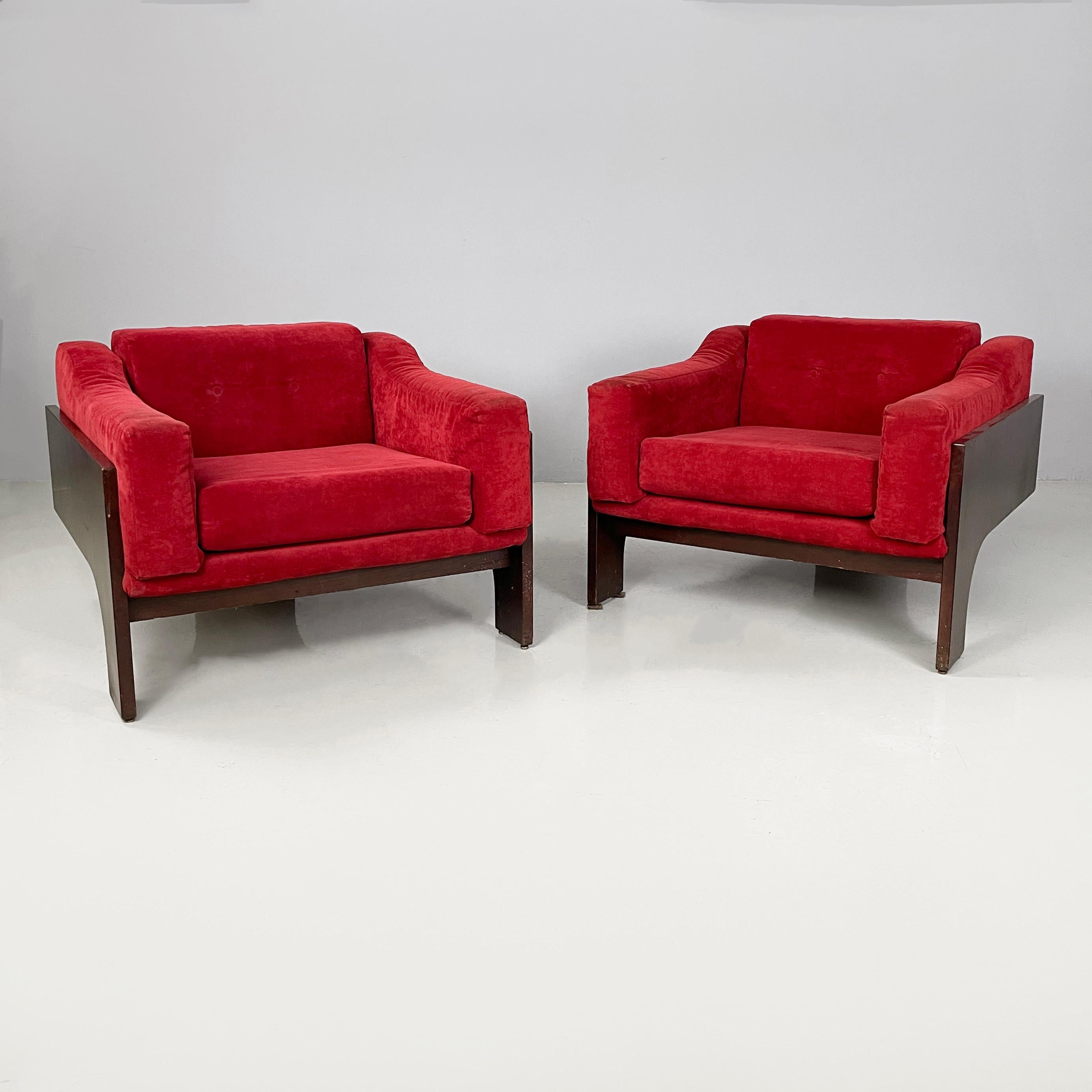 Sillones modernos italianos de madera aterciopelada roja de Claudio Salocchi para Sormani, años 70