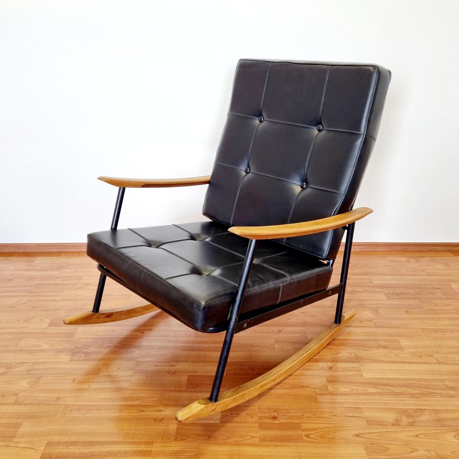 Rocking chair from the 60s era, designed by Gastone Rinaldi.
Made of metal, wood and faux leather. The leather is perfectly preserved, the metal parts show some signs of use and age. Overall in almost perfect vintage condition.