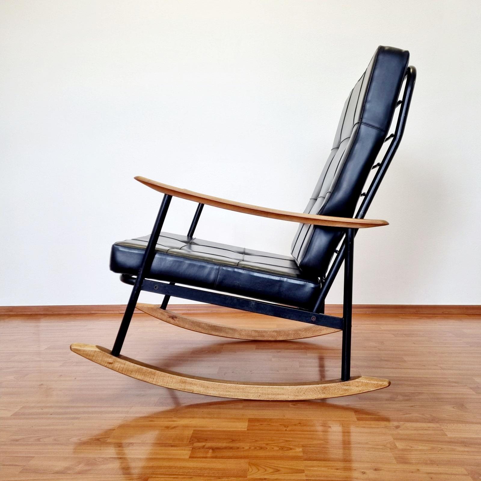 Metal Italian Modern Rocking Chair Designed by Gastone Rinaldi, Italy 60s For Sale