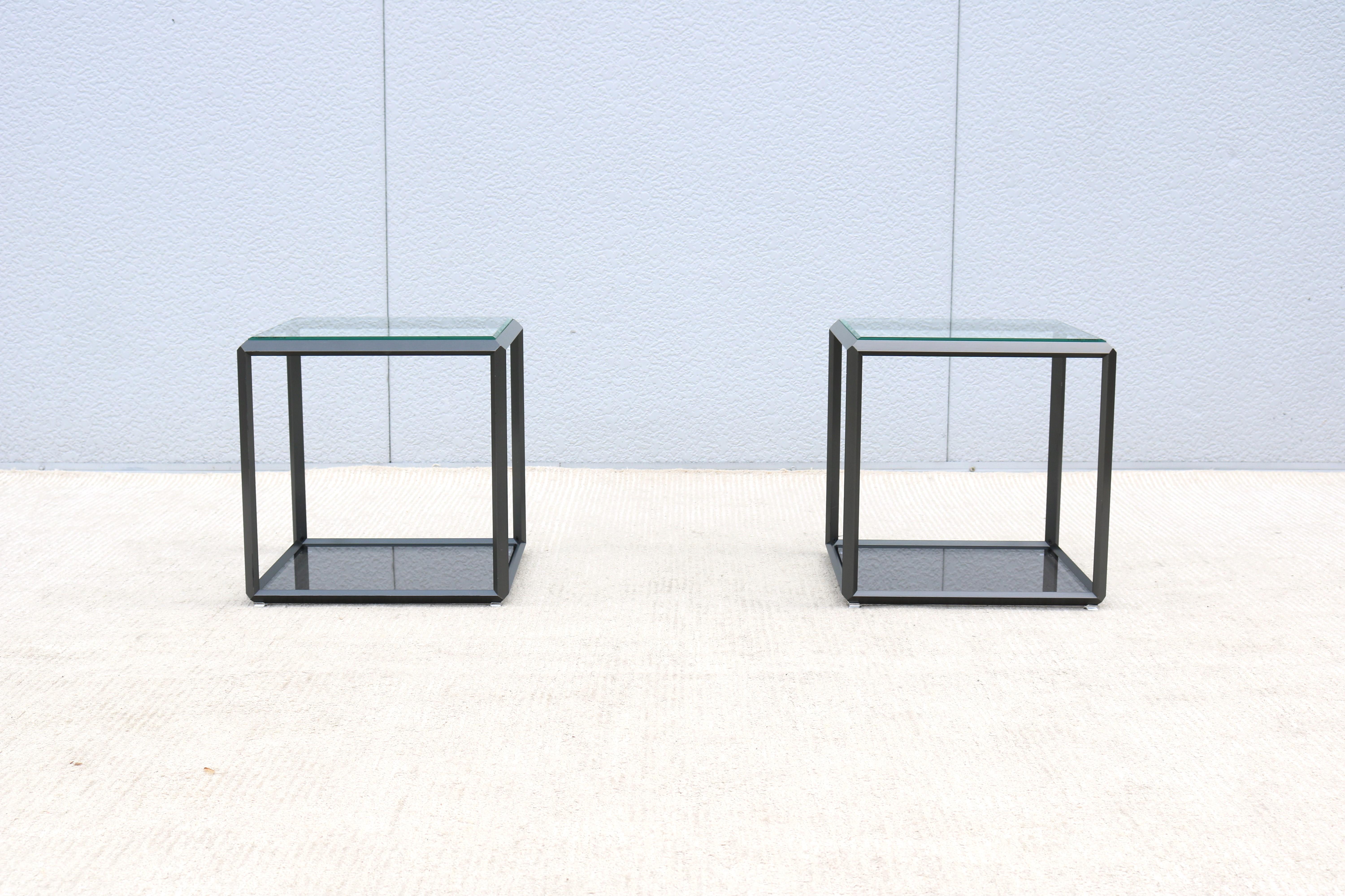 Italian Modern Ron Gilad for Molteni & C 45 Tavolino Glass Side Tables - a Pair In Excellent Condition In Secaucus, NJ