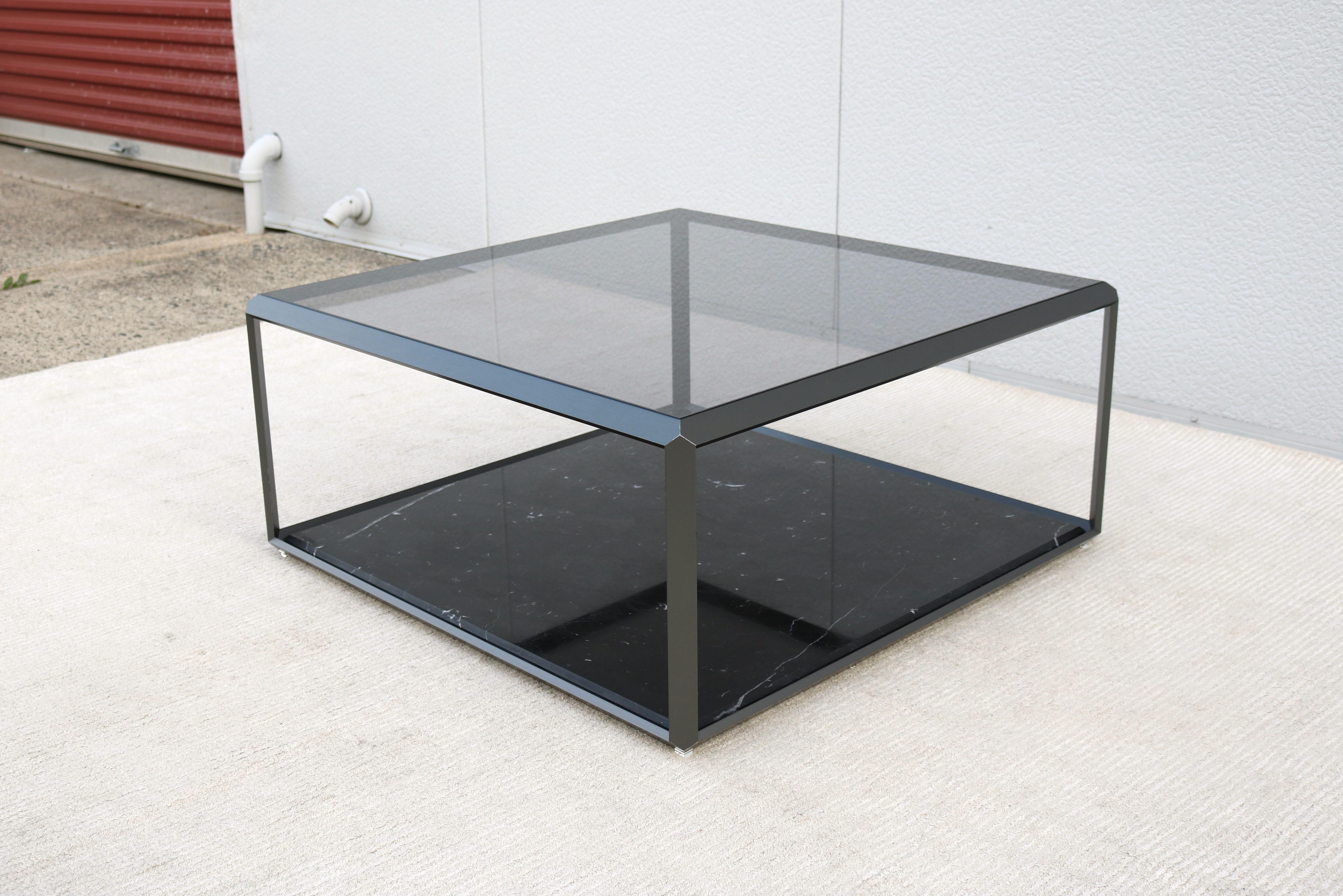 Tavolino moderno italiano Ron Gilad per Molteni & C. 45 Tavolino in marmo e vetro in vendita 2