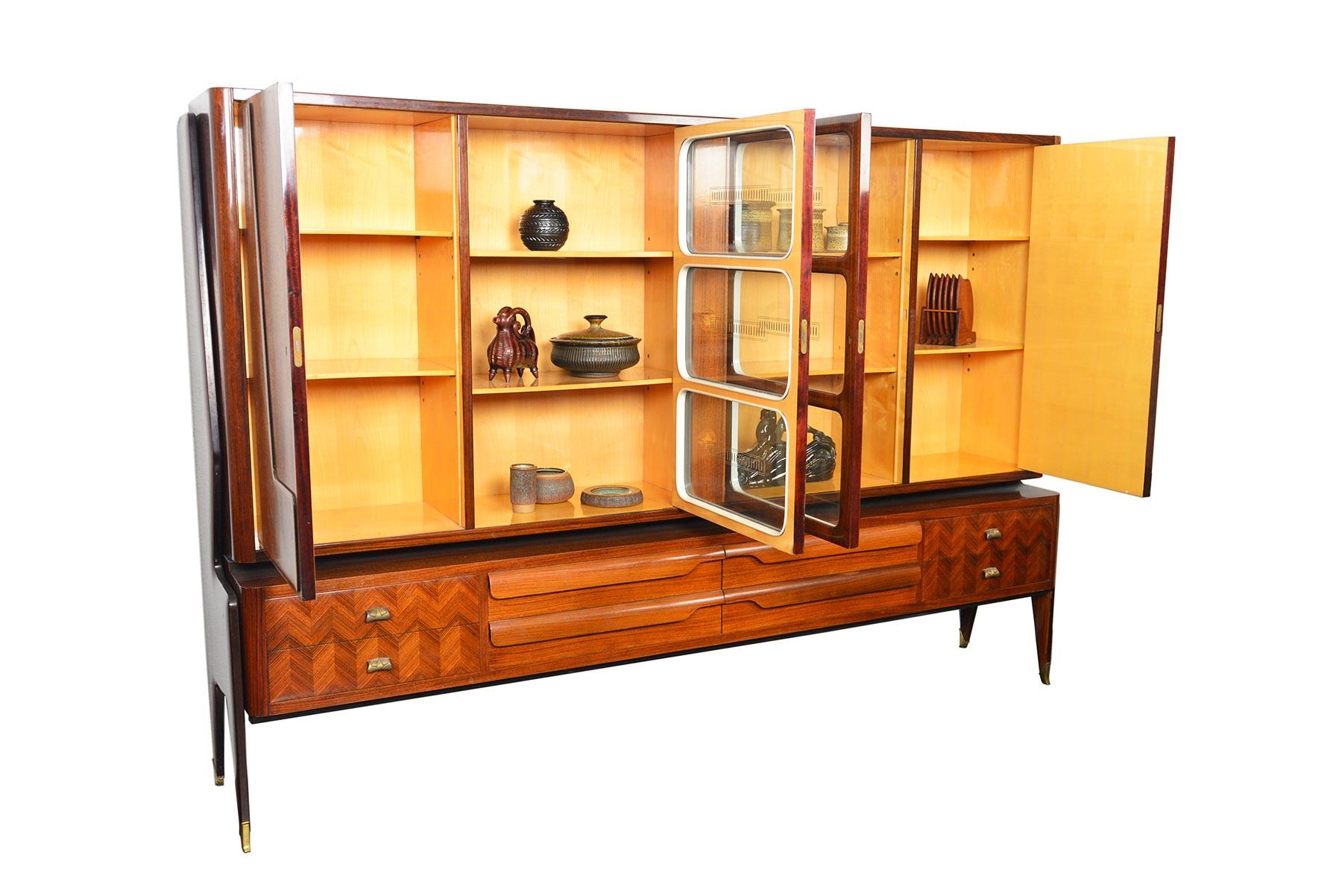 Italian Modern Rosewood Bookcase by Vittorio Dassi For Sale 5