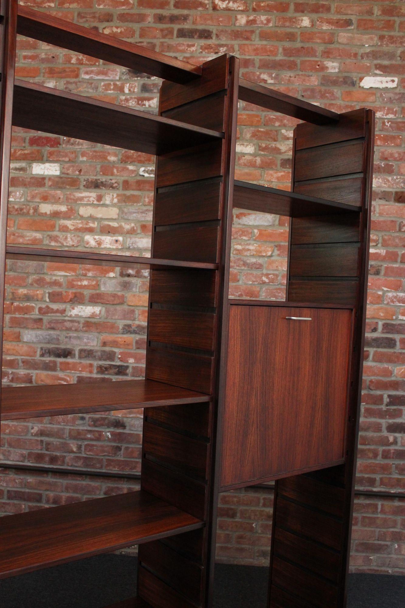 Italian Modern Rosewood Wall Unit/Bookcase by Gianfranco Frattini for Bernini For Sale 13