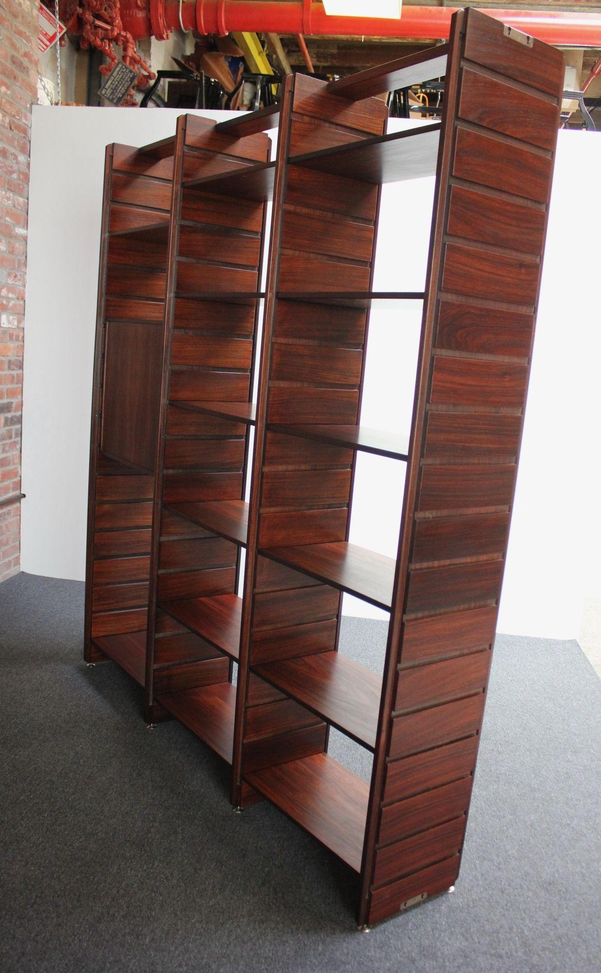 Italian Modern Rosewood Wall Unit/Bookcase by Gianfranco Frattini for Bernini For Sale 1