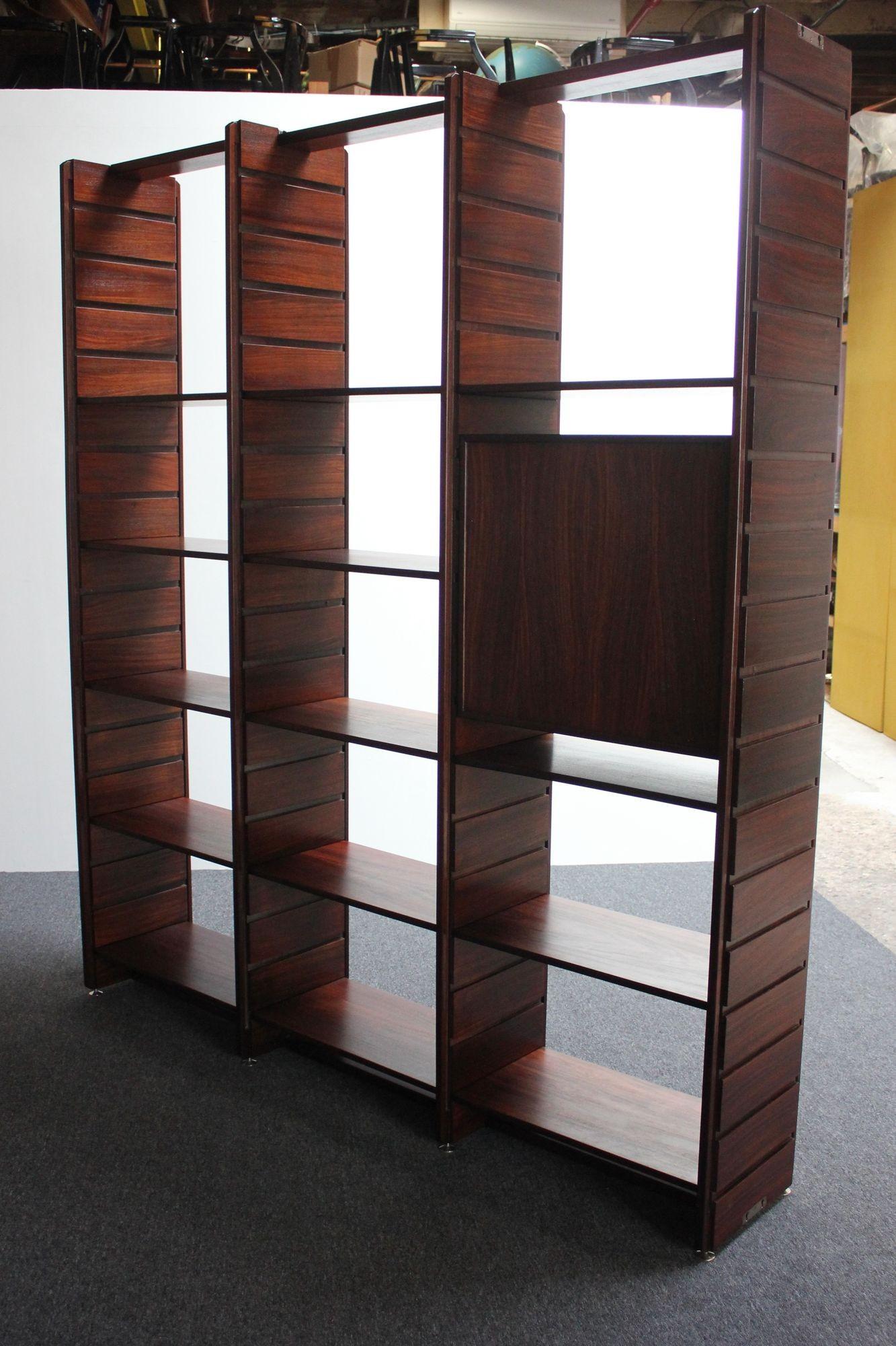 Italian Modern Rosewood Wall Unit/Bookcase by Gianfranco Frattini for Bernini For Sale 2