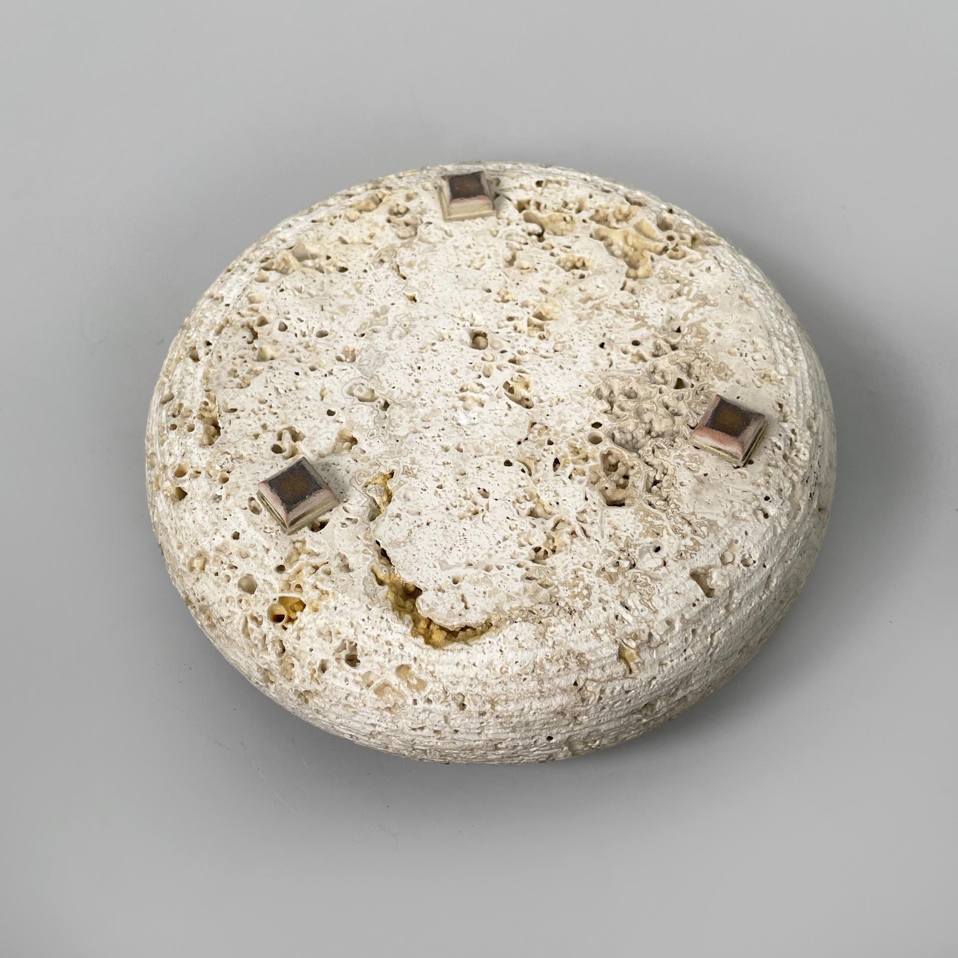 Italian modern round ashtray in travertine, 1970s For Sale 2