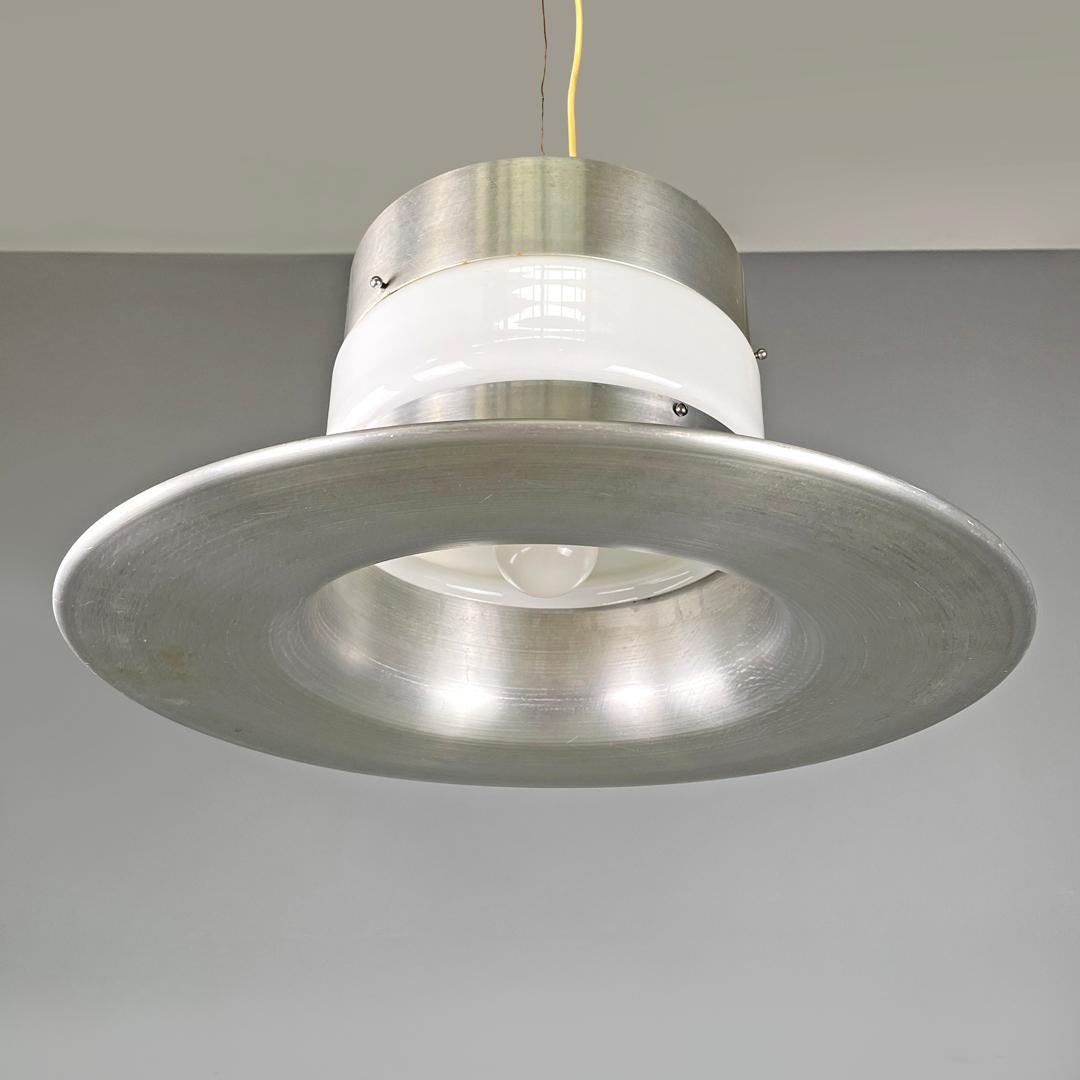 Italian modern round base chandelier in aluminum and white glass band, 1970s For Sale 5