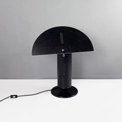 Italian modern round base matte black and glossy white metal table lamp, 1980s