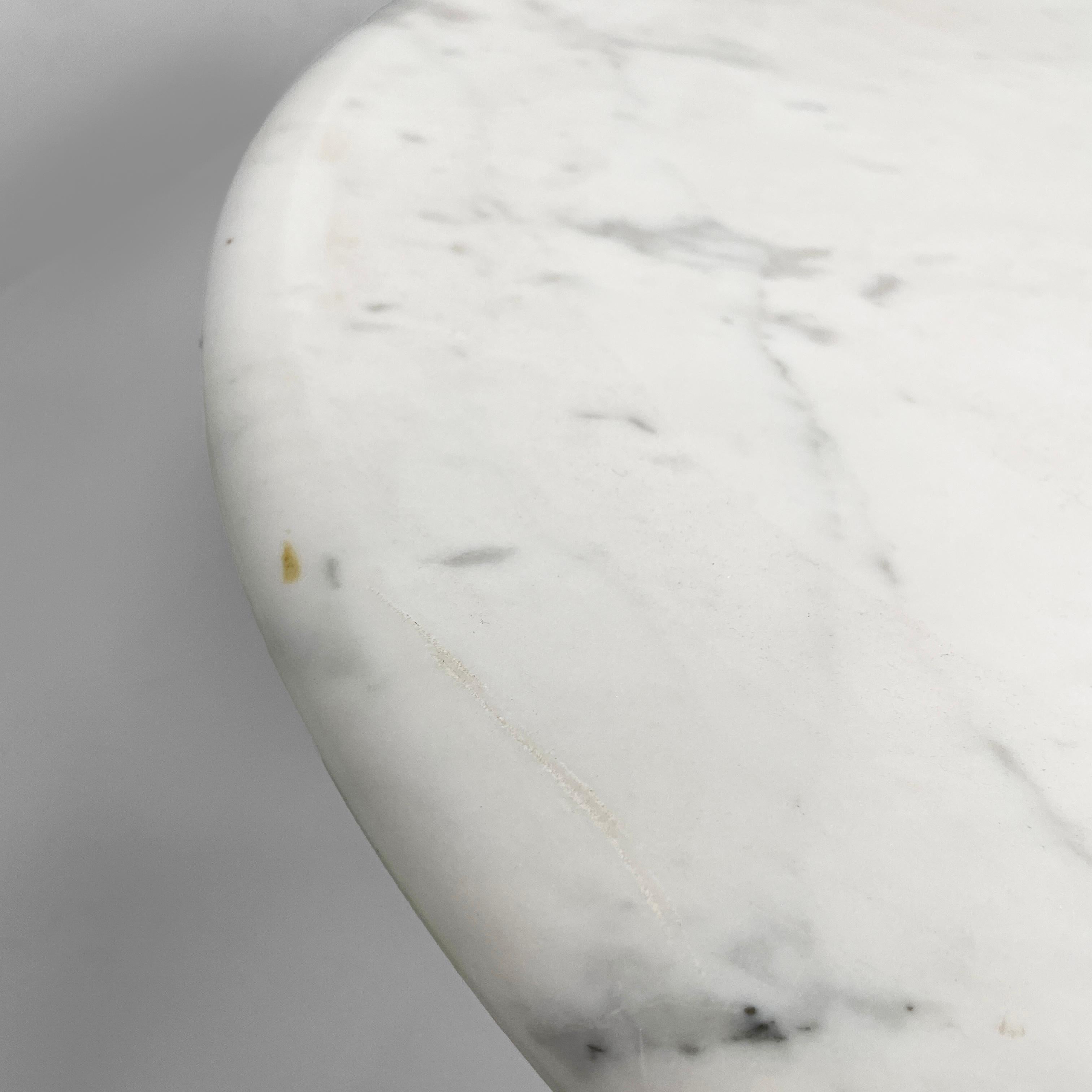 Table basse ronde moderne italienne en marbre, années 1970 en vente 4