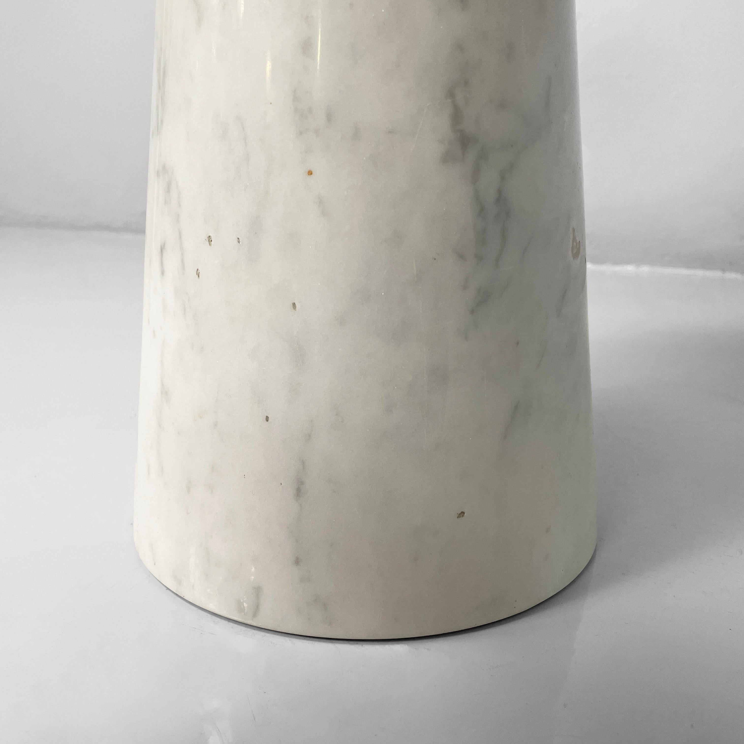 Table basse ronde moderne italienne en marbre, années 1970 en vente 11