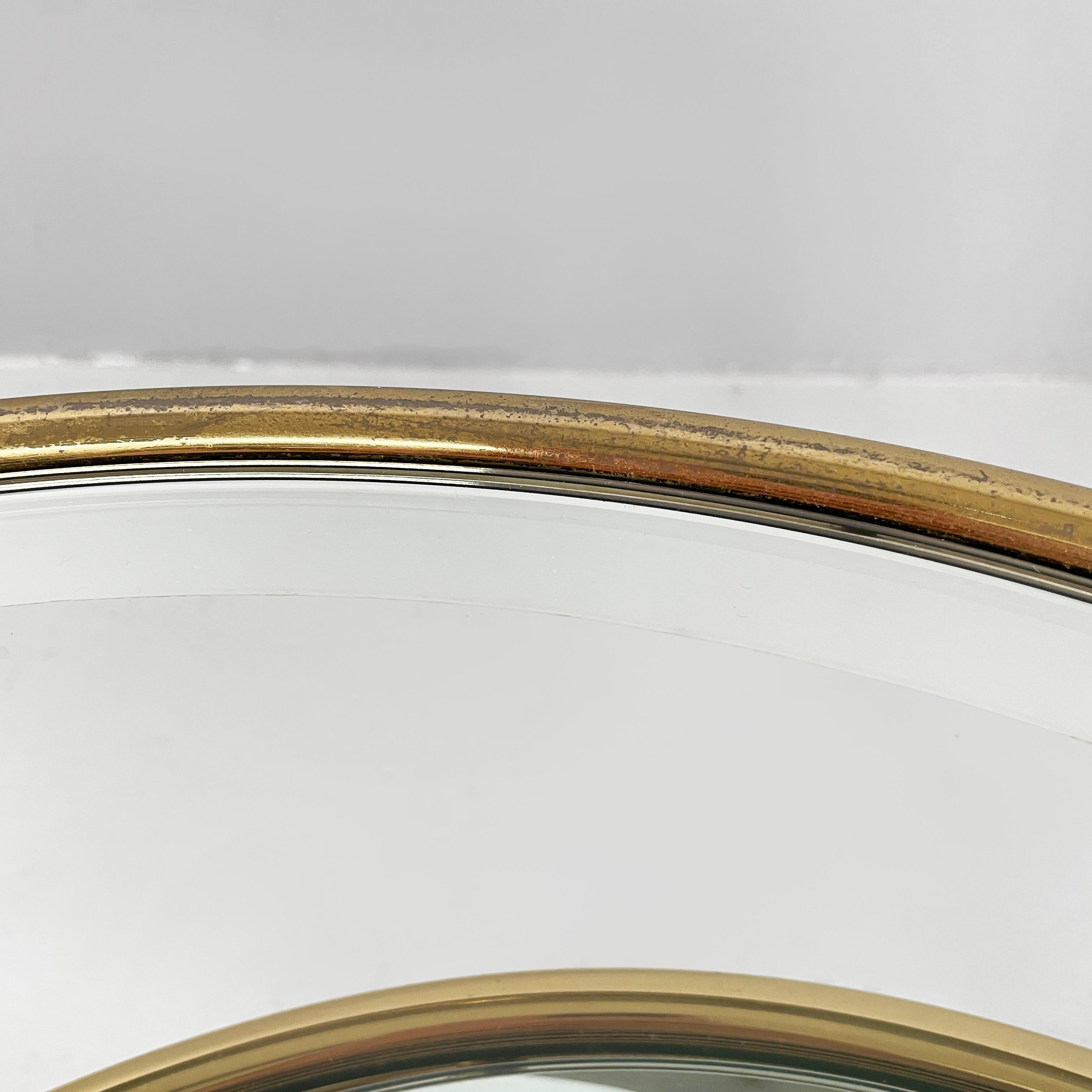 Italian modern round coffee table in brass with 4 adjustable glass tops, 1970s in vendita 7