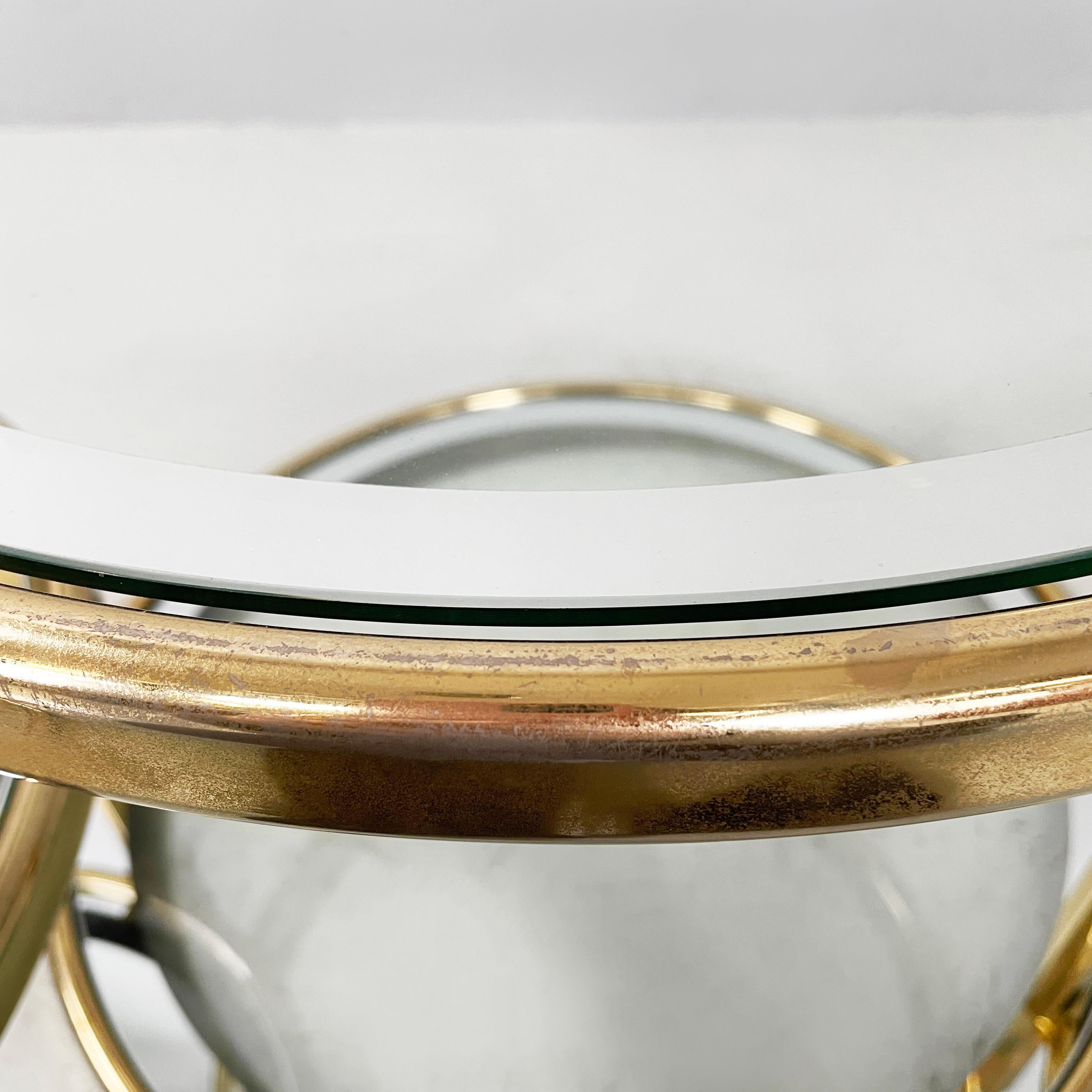 Italian modern round coffee table in brass with 4 adjustable glass tops, 1970s in vendita 8
