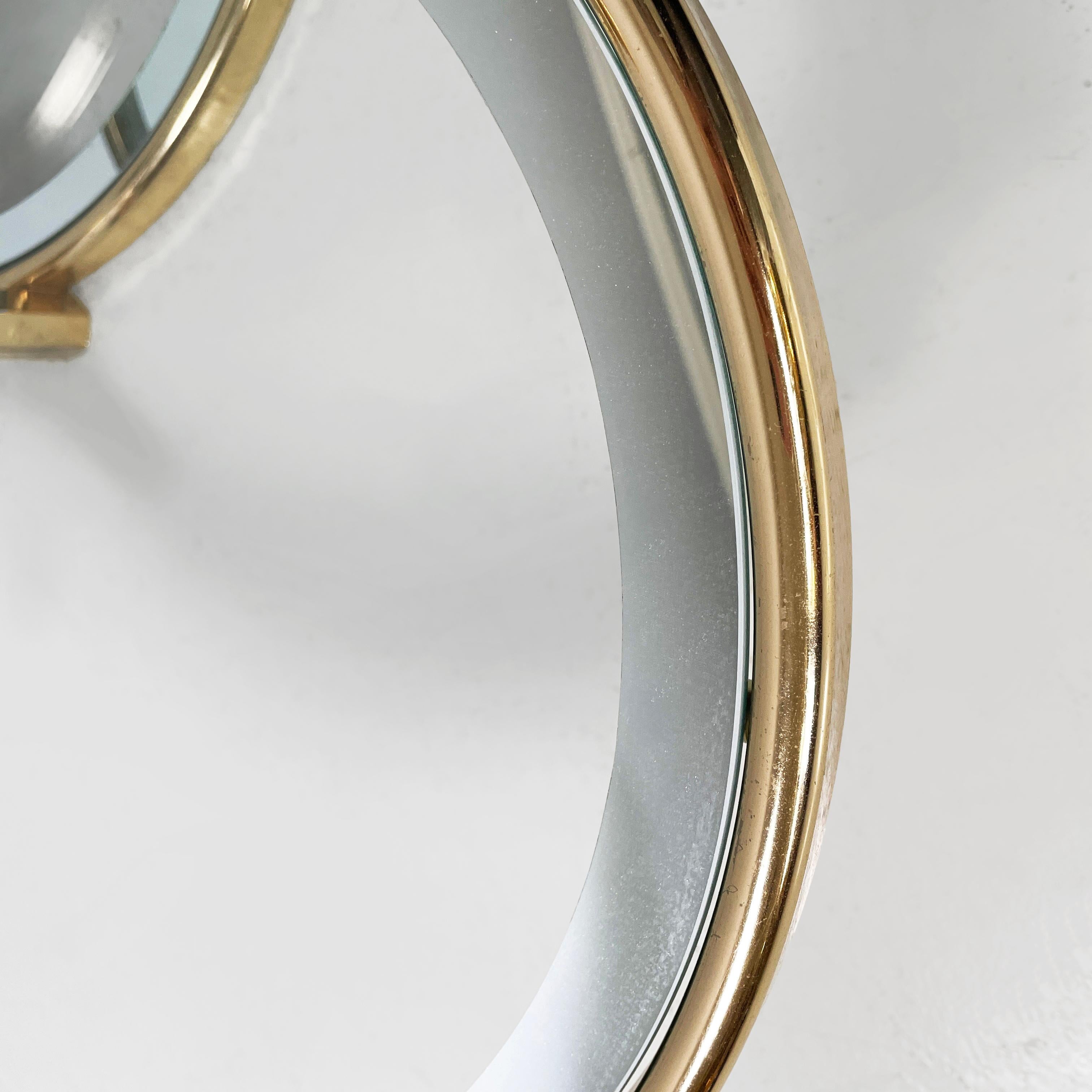 Italian modern round coffee table in brass with 4 adjustable glass tops, 1970s in vendita 9