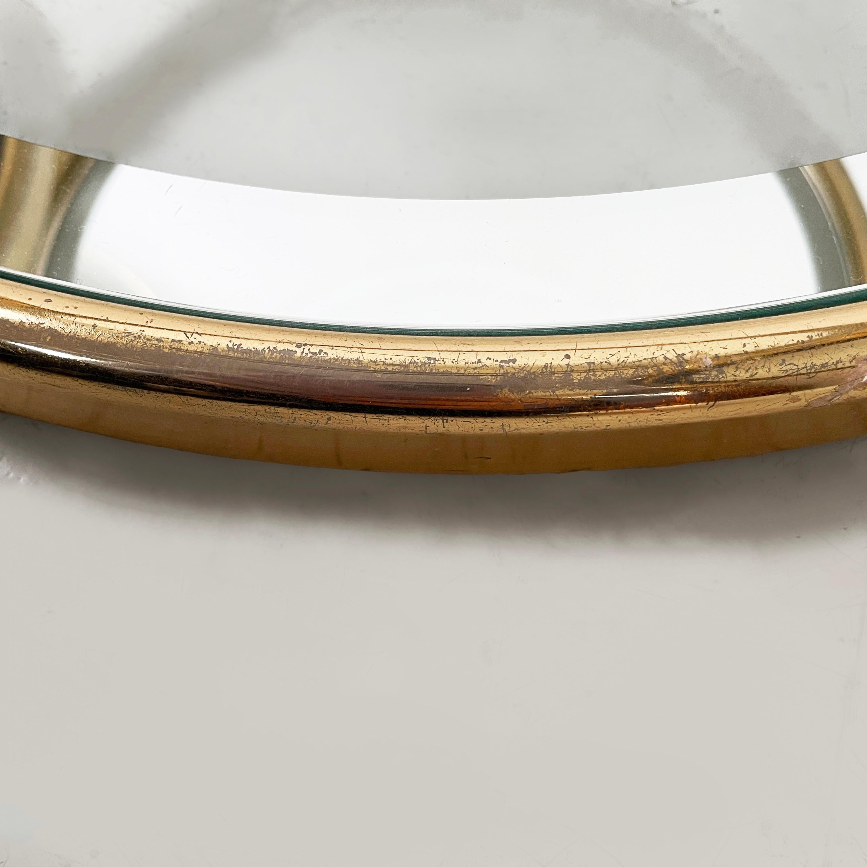Italian modern round coffee table in brass with 4 adjustable glass tops, 1970s in vendita 12