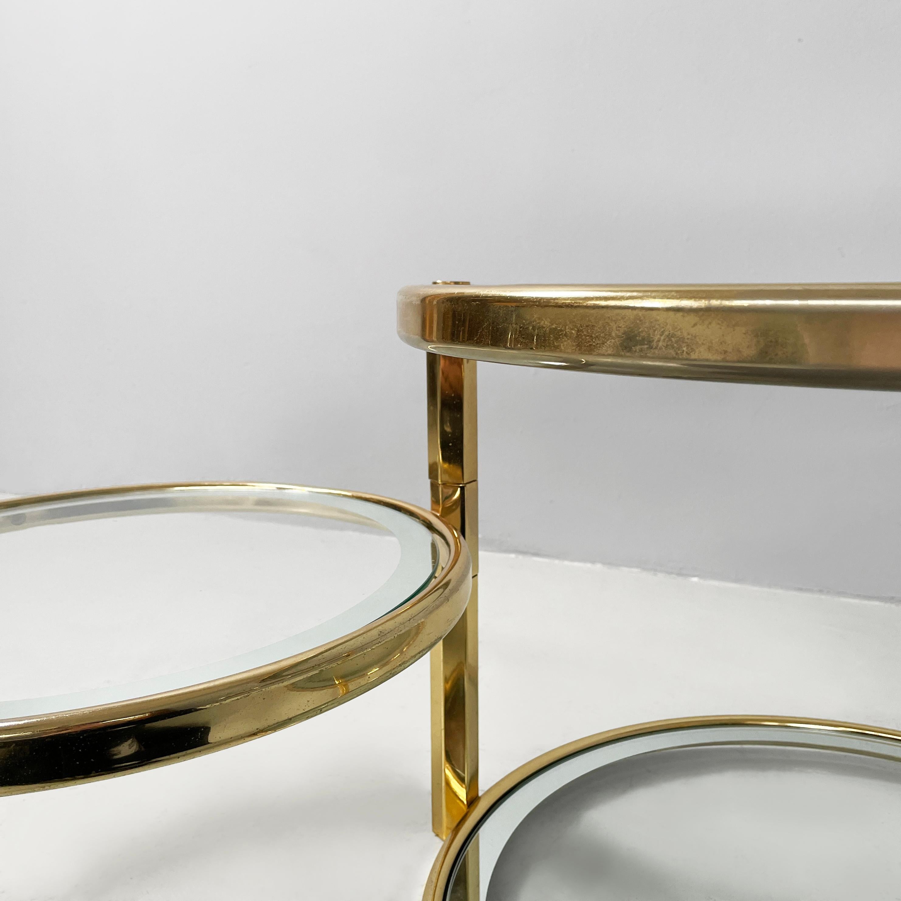 Italian modern round coffee table in brass with 4 adjustable glass tops, 1970s in vendita 3