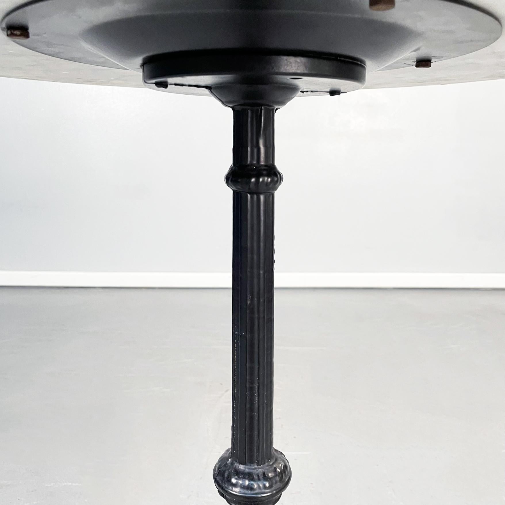 Italian Modern Round Coffee Table in Light Marble and Black Metal, 1990s For Sale 2