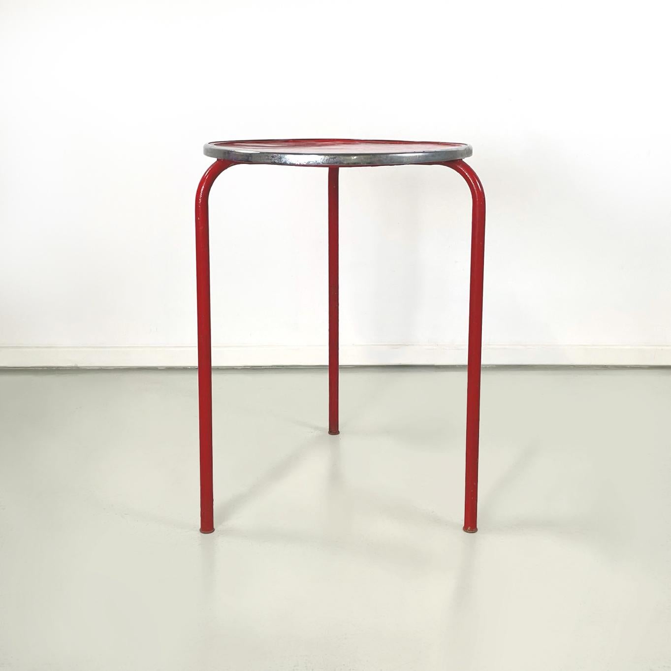 Modern Italian modern round coffee table in red metal, 1980s For Sale