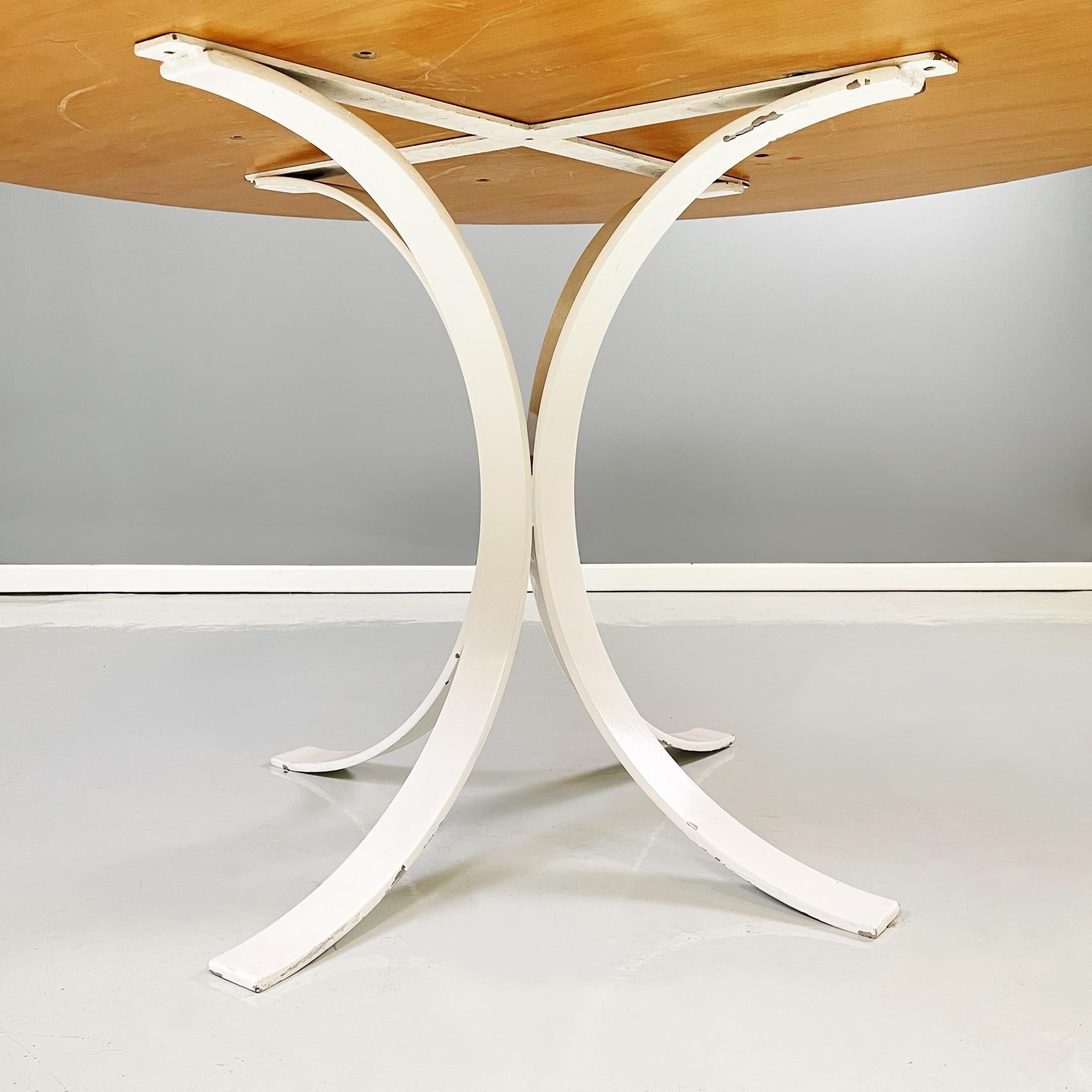 Italian Modern Round Dining Table in White Metal and Solid Wood, 1970s For Sale 4