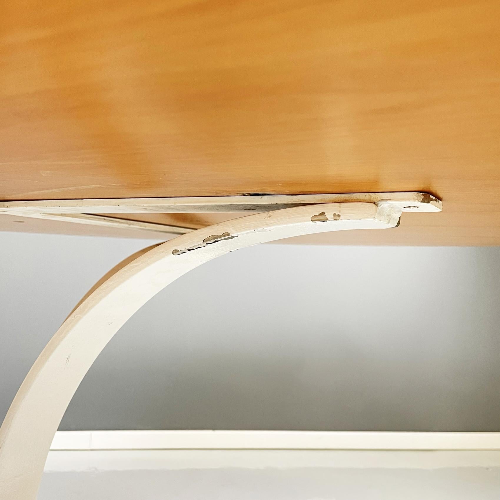 Table de salle à manger ronde italienne moderne en métal blanc et bois massif, années 1970 en vente 3