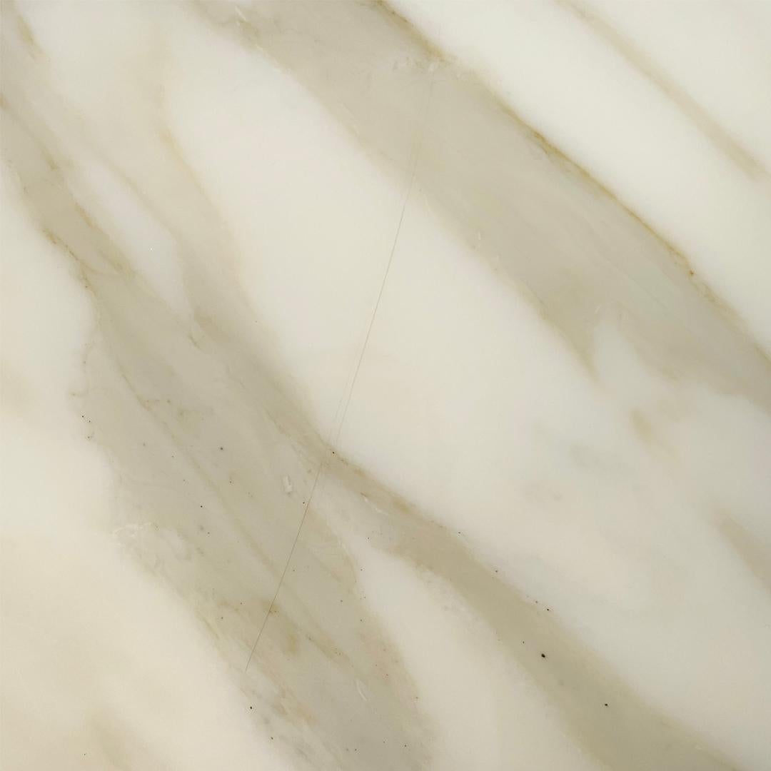 Italian modern round dining table Tulip by Eero Saarinen for Knoll, 2000s For Sale 4