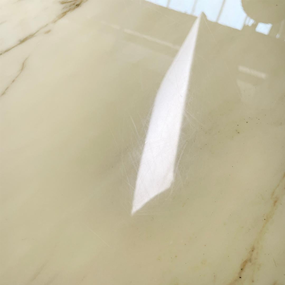 Italian modern round dining table Tulip by Eero Saarinen for Knoll, 2000s For Sale 7